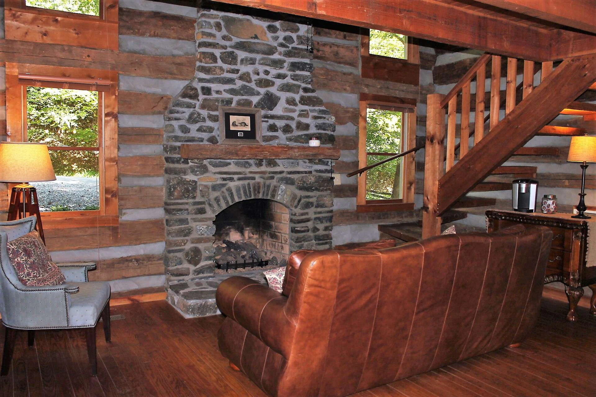 Image number 13 for the current listing