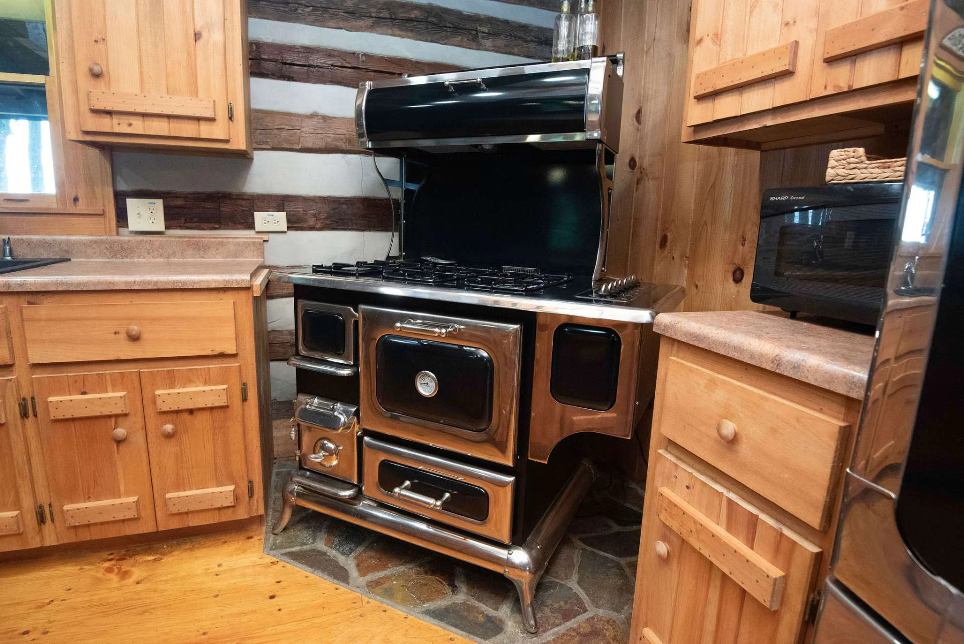 Image number 7 for the current listing