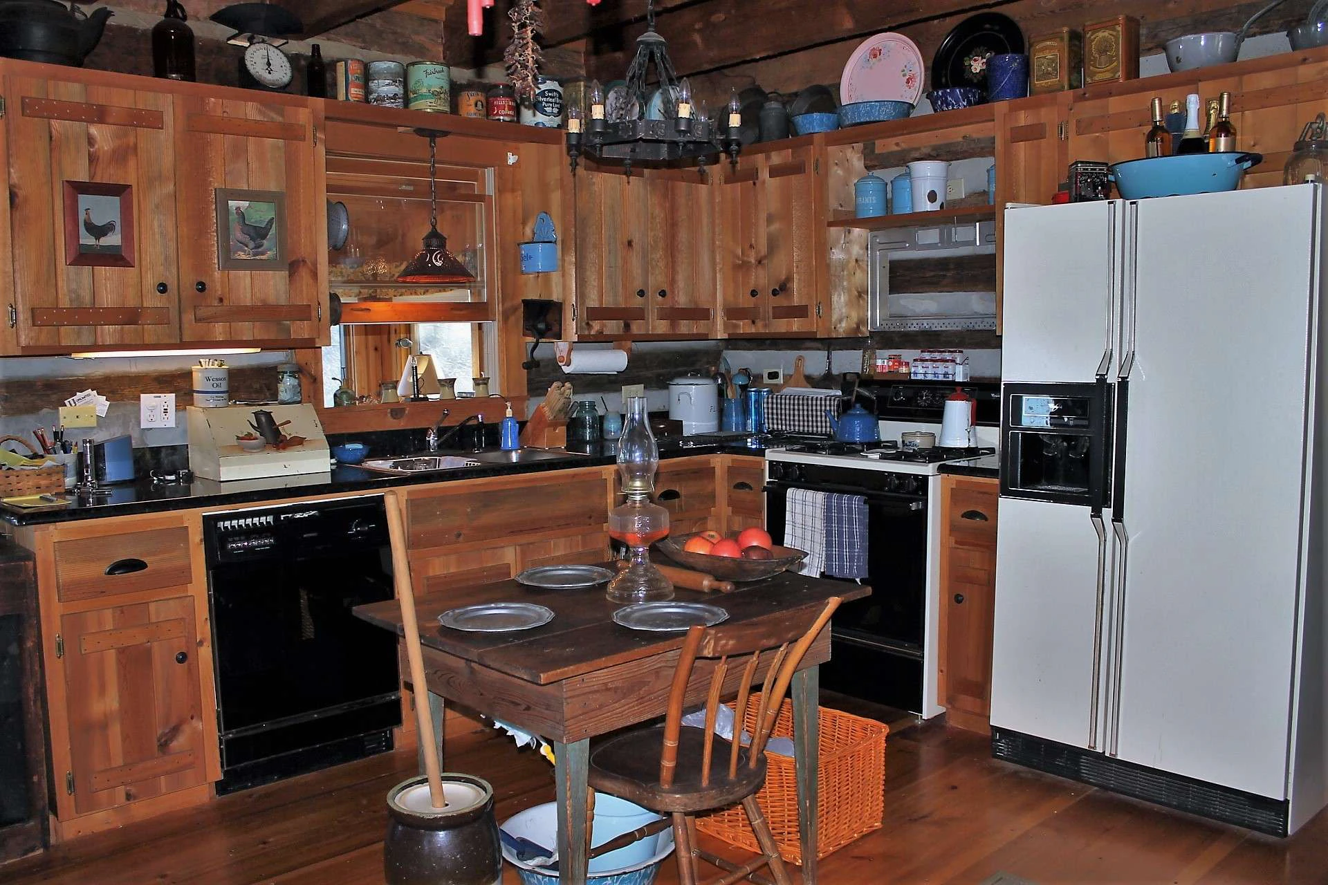 Image number 15 for the current listing