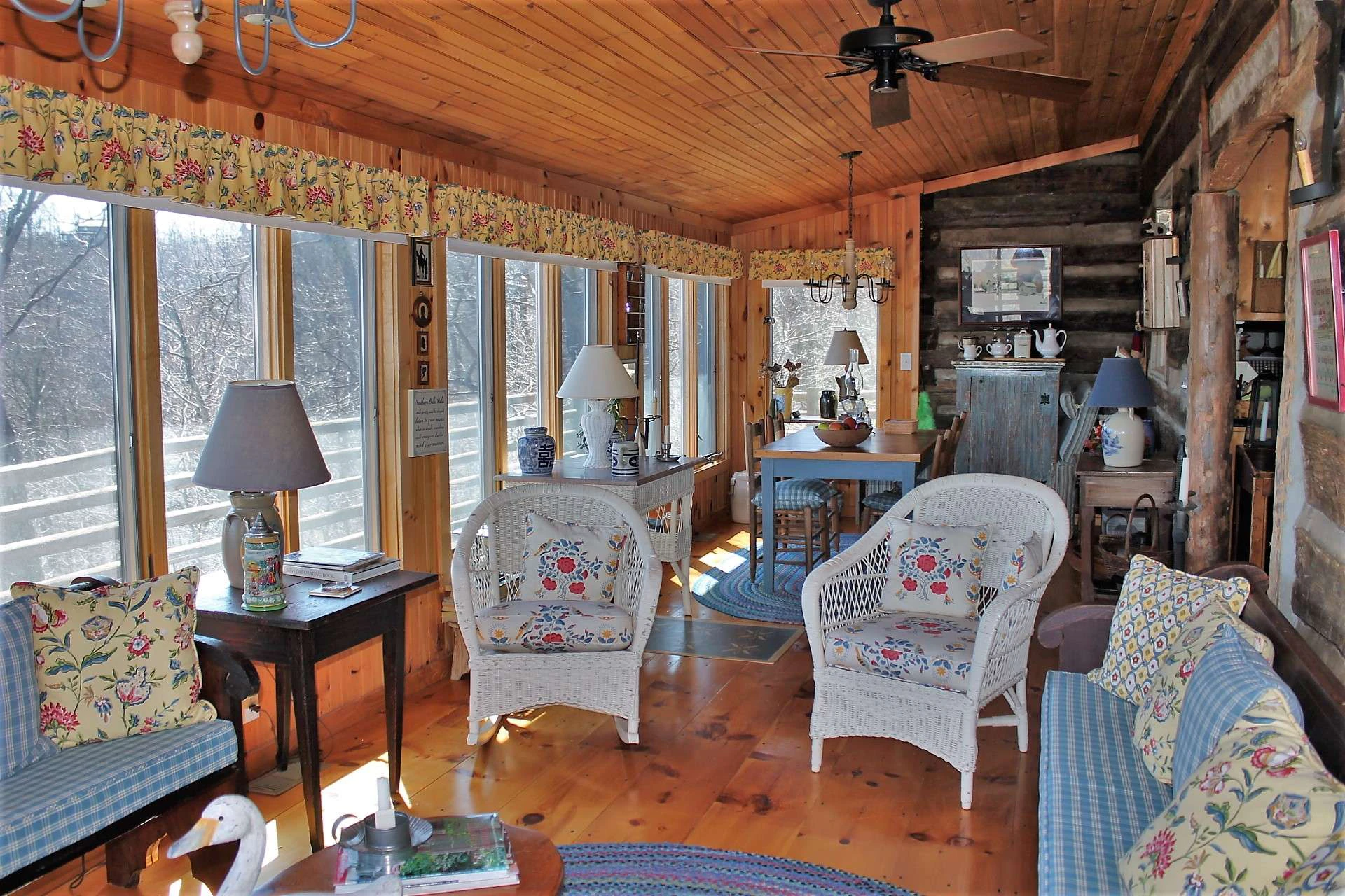 Image number 13 for the current listing