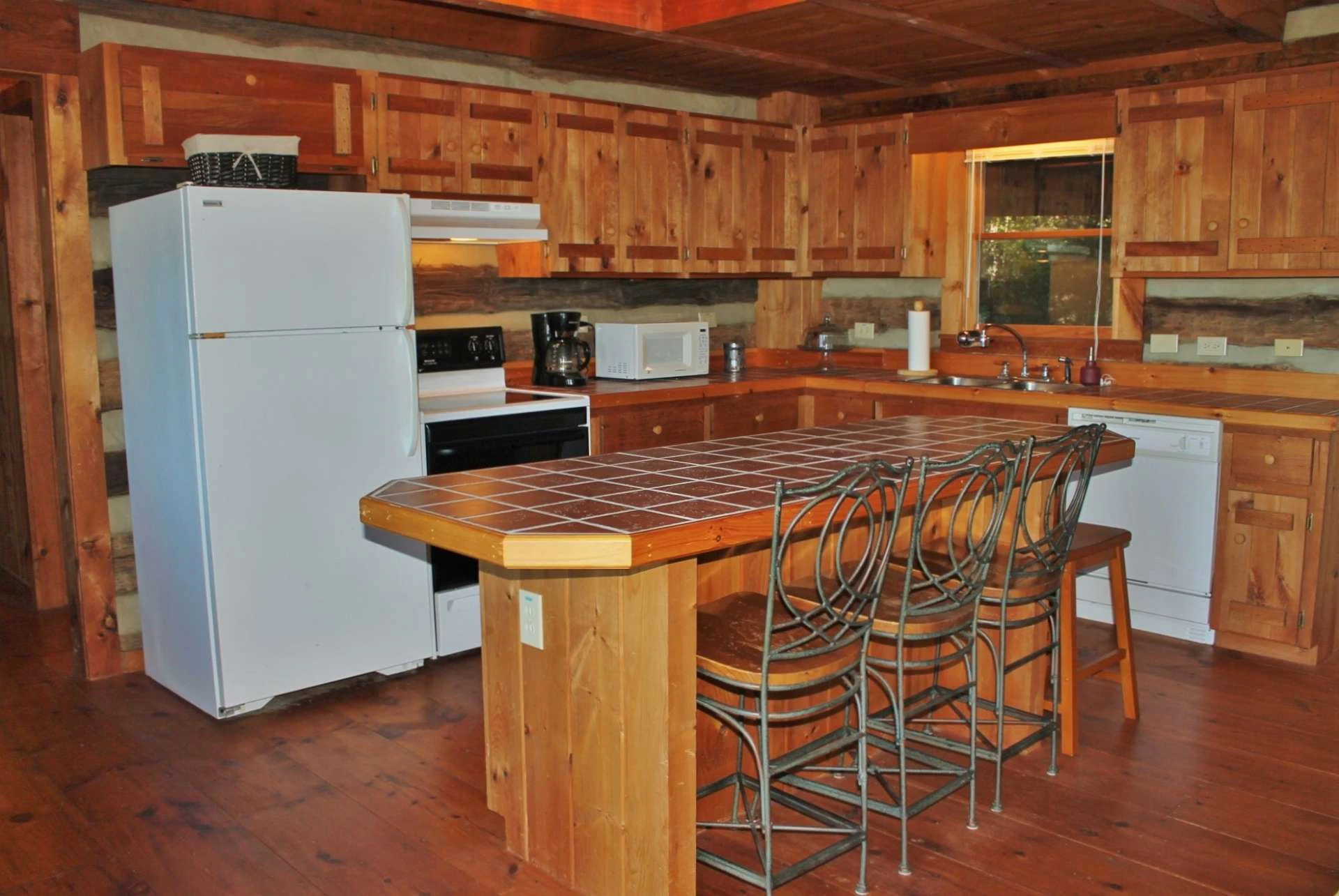 Image number 12 for the current listing