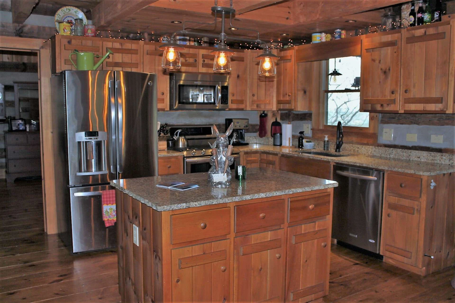 Image number 18 for the current listing
