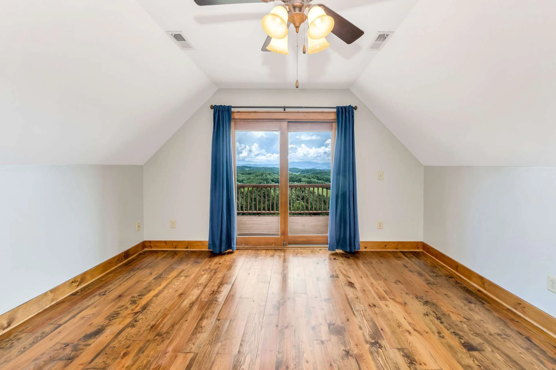 Image number 5 for the current listing