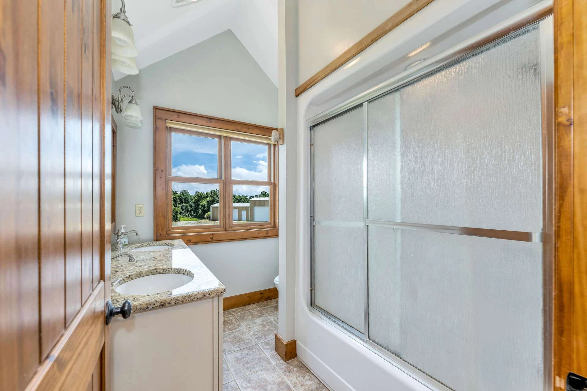 Image number 6 for the current listing