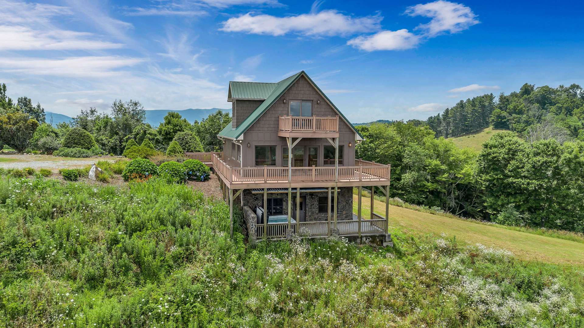 Image number 18 for the current listing