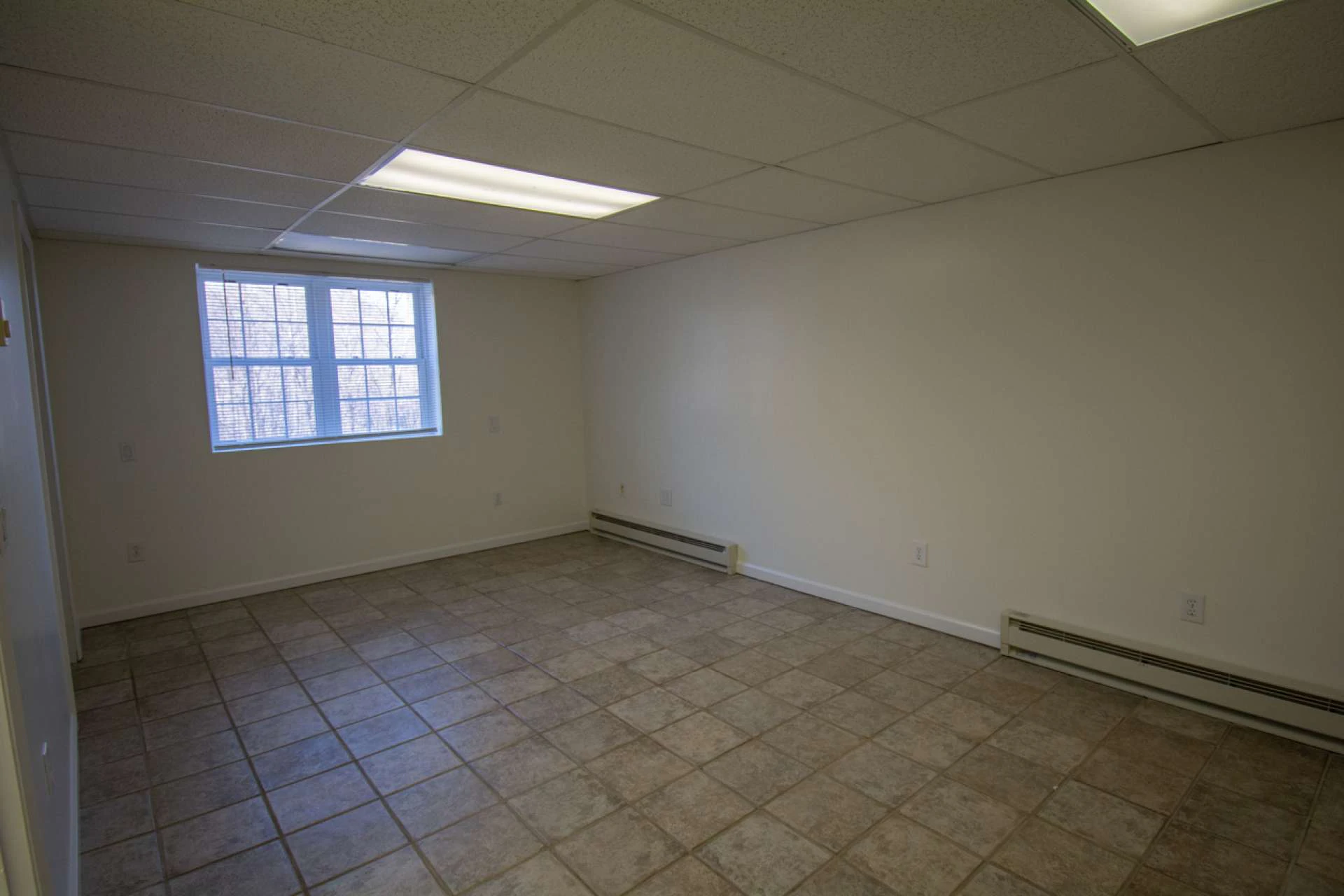 Image number 8 for the current listing