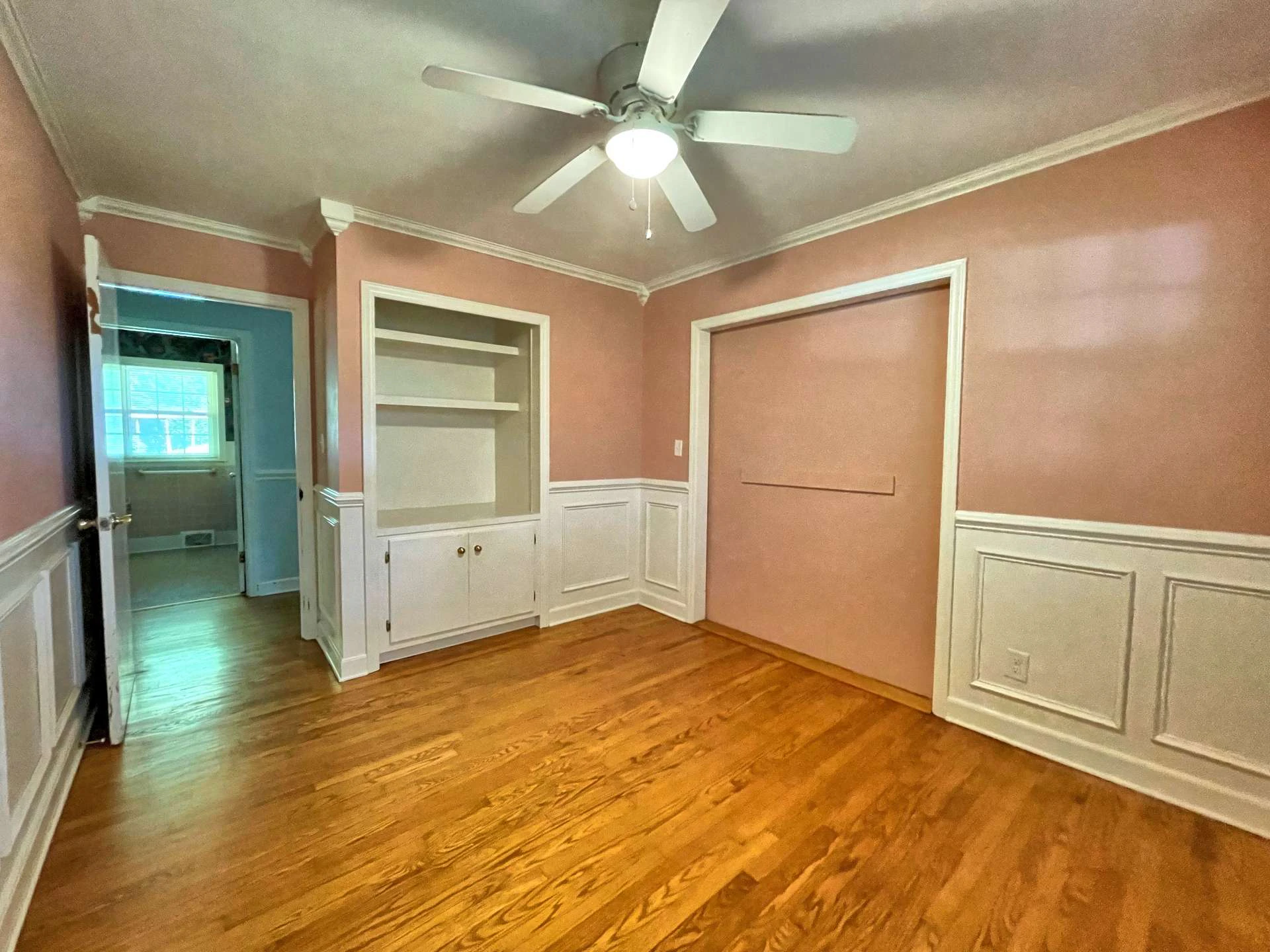 Image number 11 for the current listing