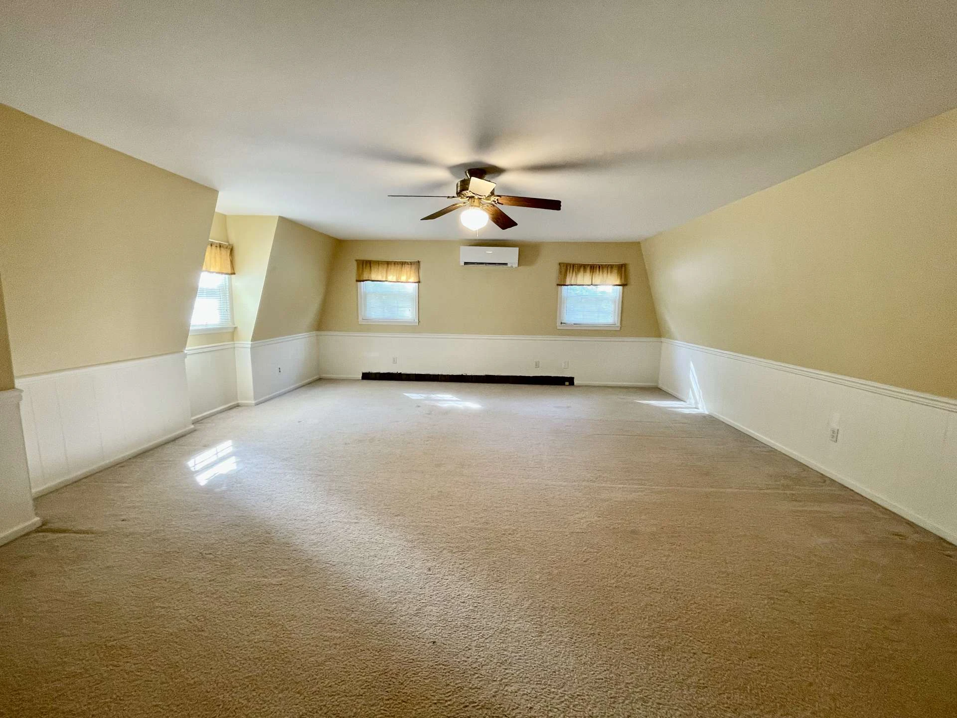 Image number 4 for the current listing