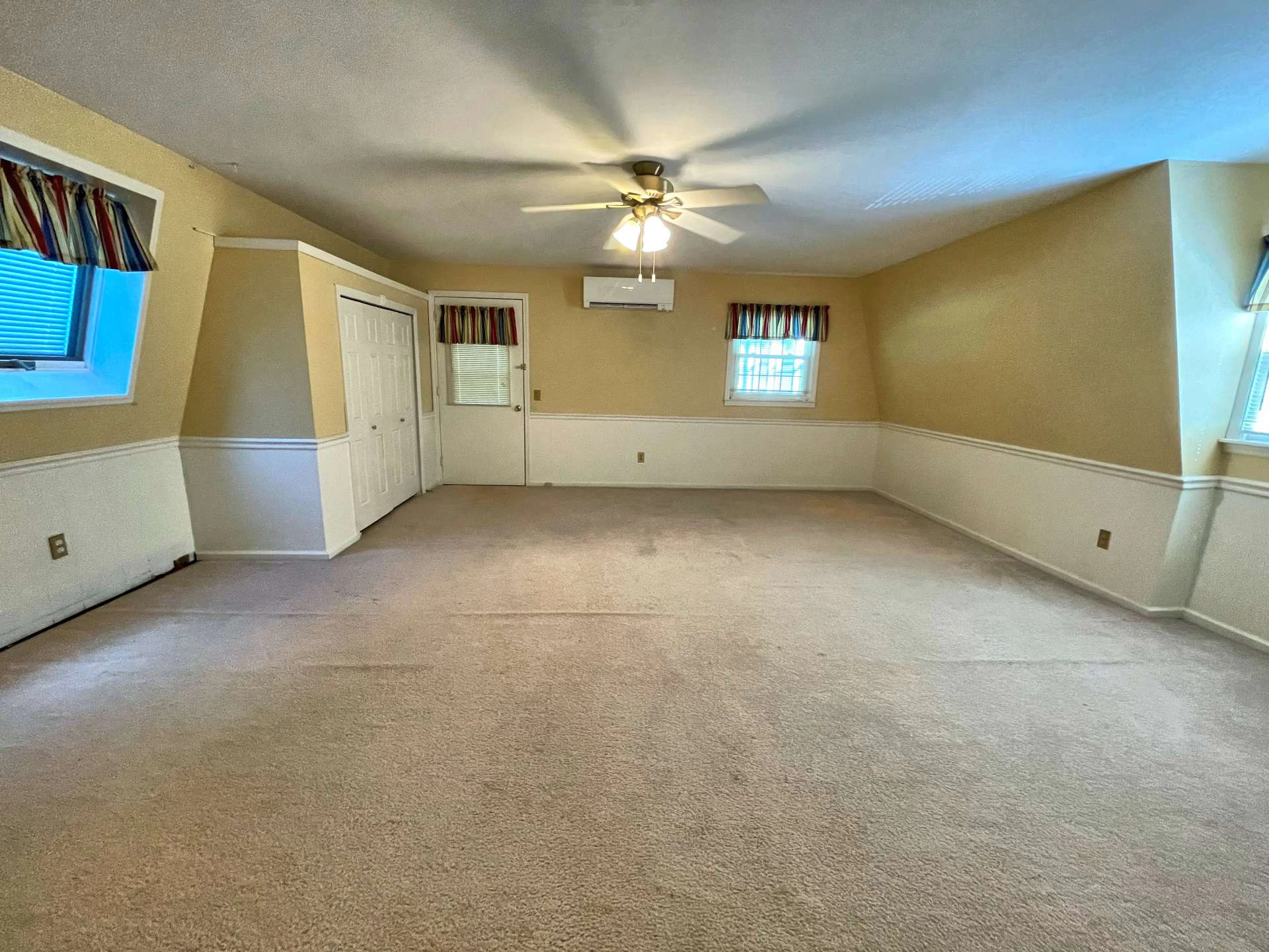 Image number 5 for the current listing
