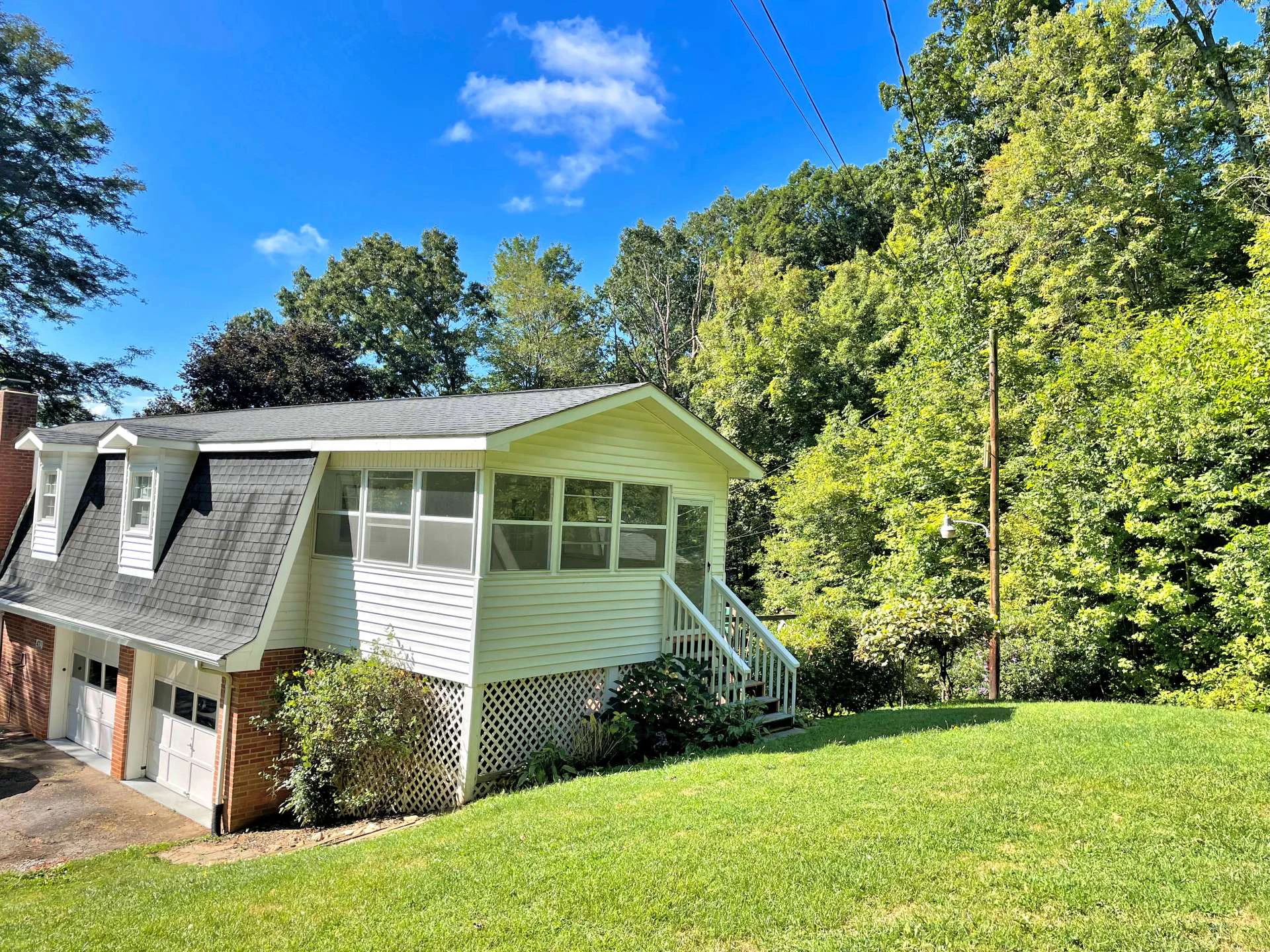Image number 13 for the current listing