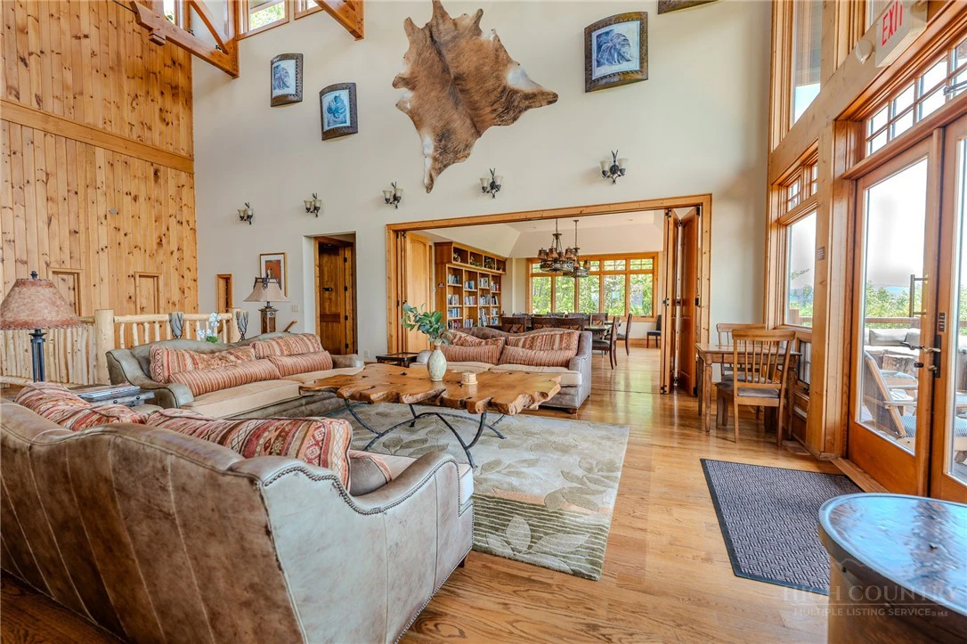 Image number 10 for the current listing