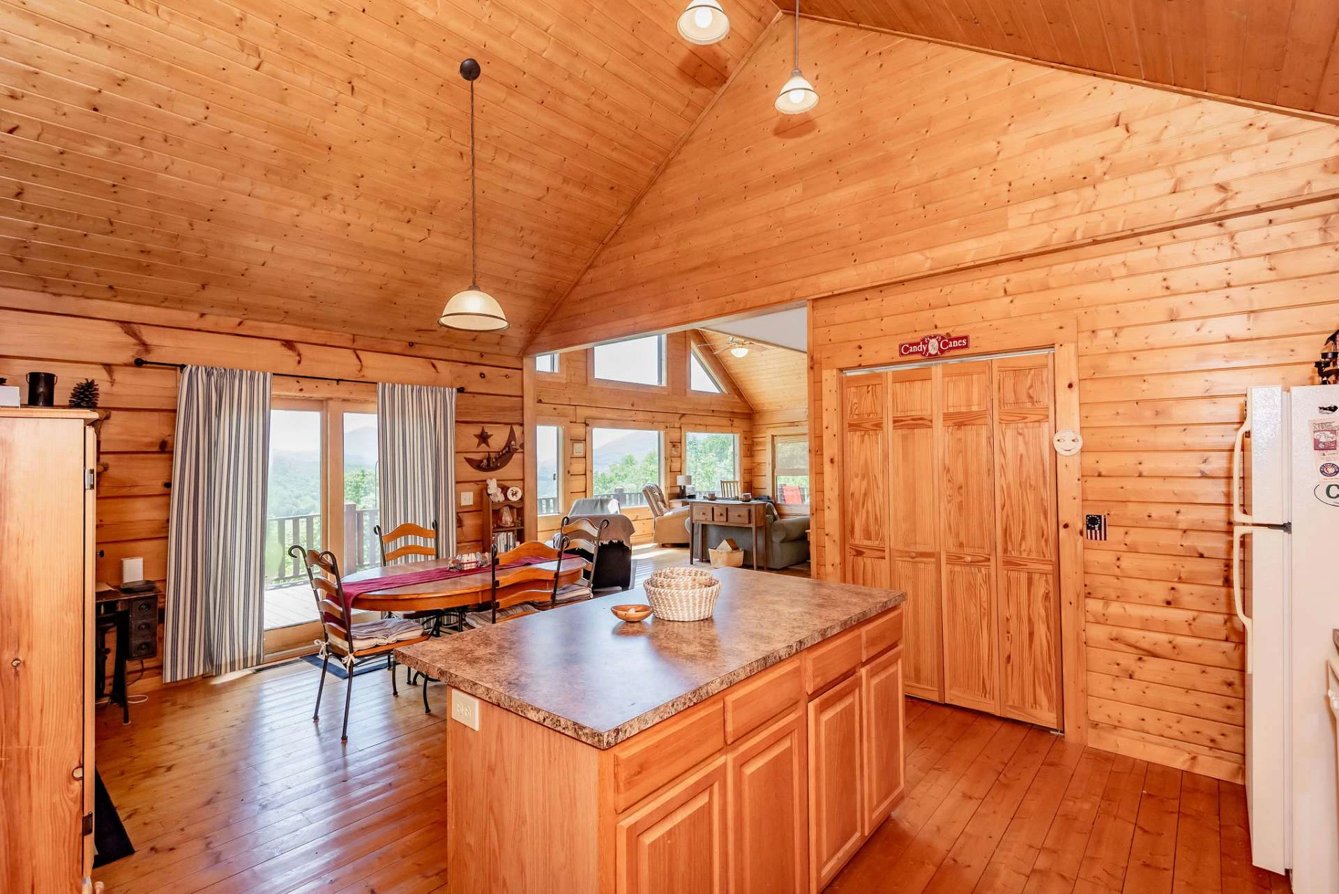 Image number 18 for the current listing