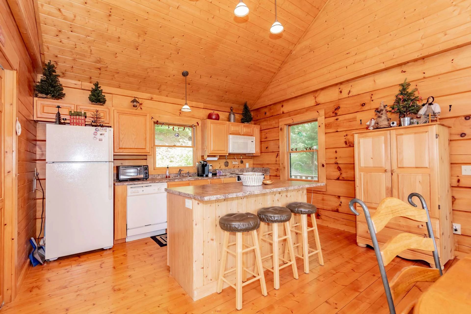 Image number 21 for the current listing