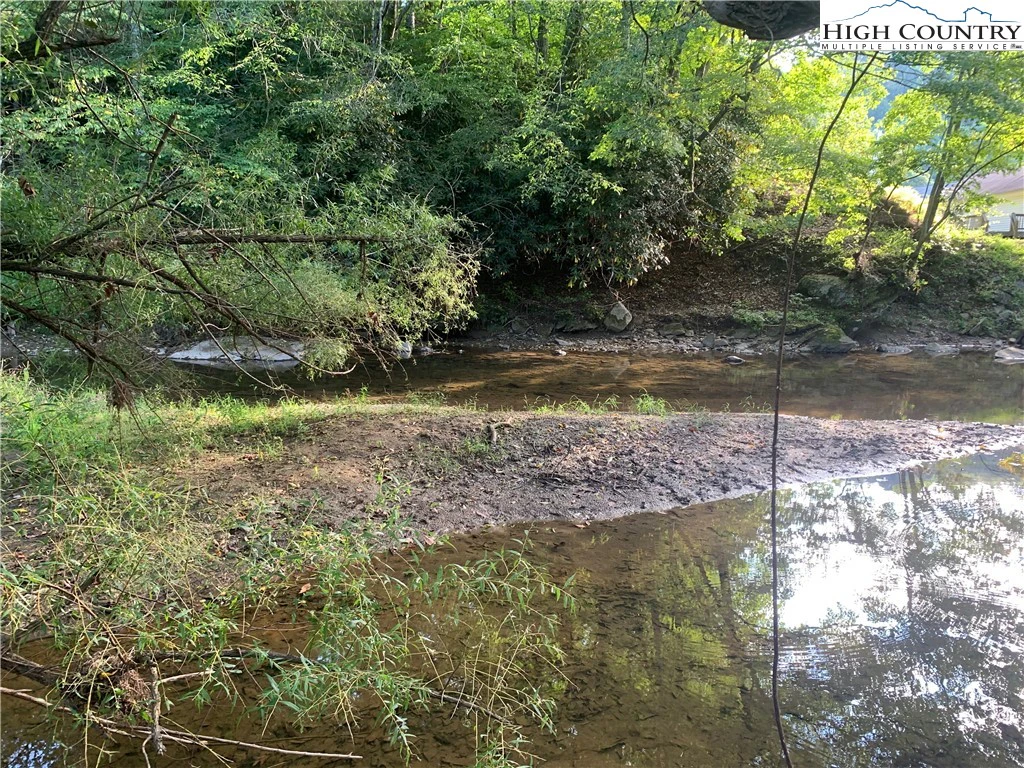 Image number 15 for the current listing