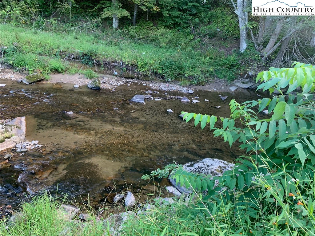 Image number 18 for the current listing