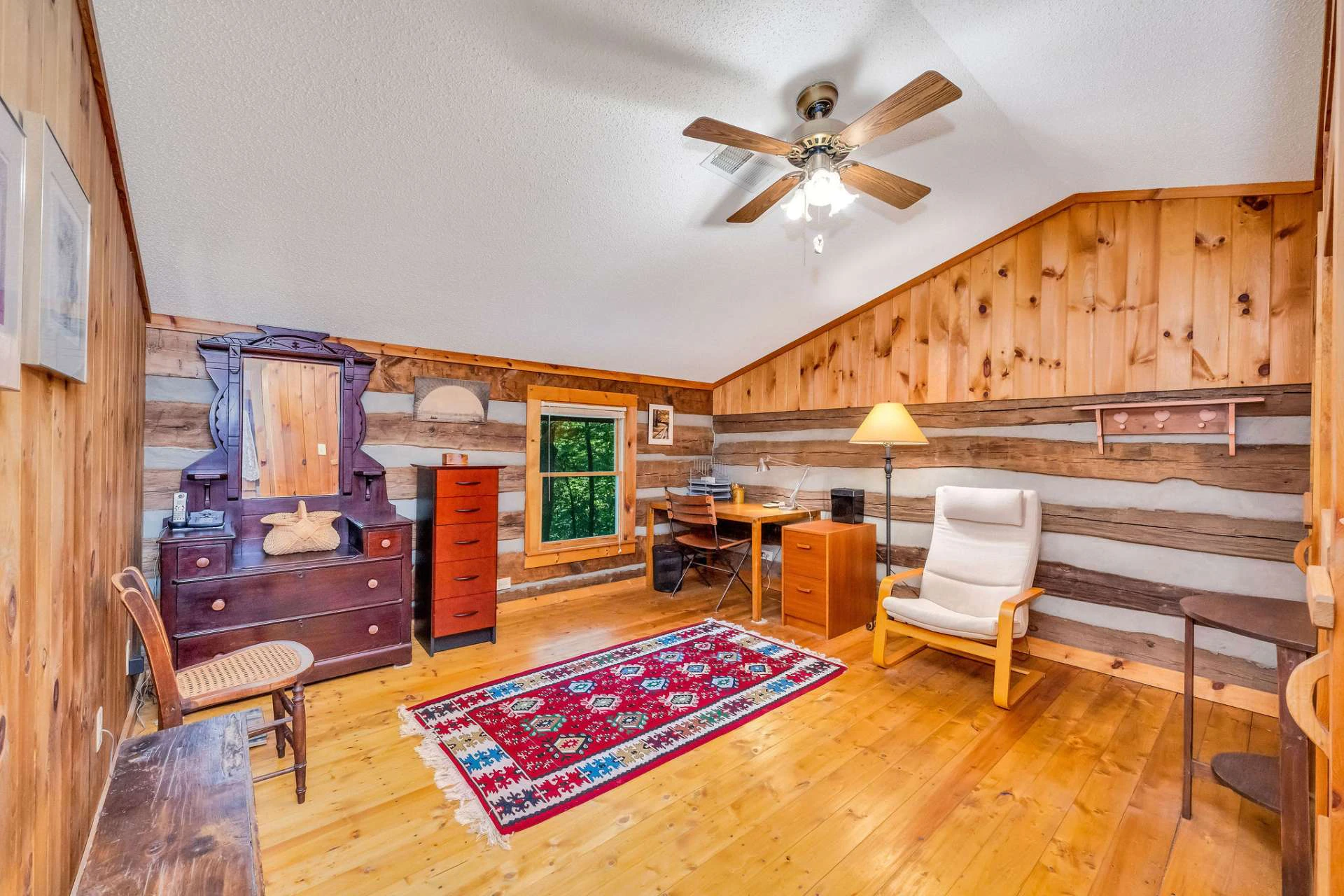 Image number 3 for the current listing