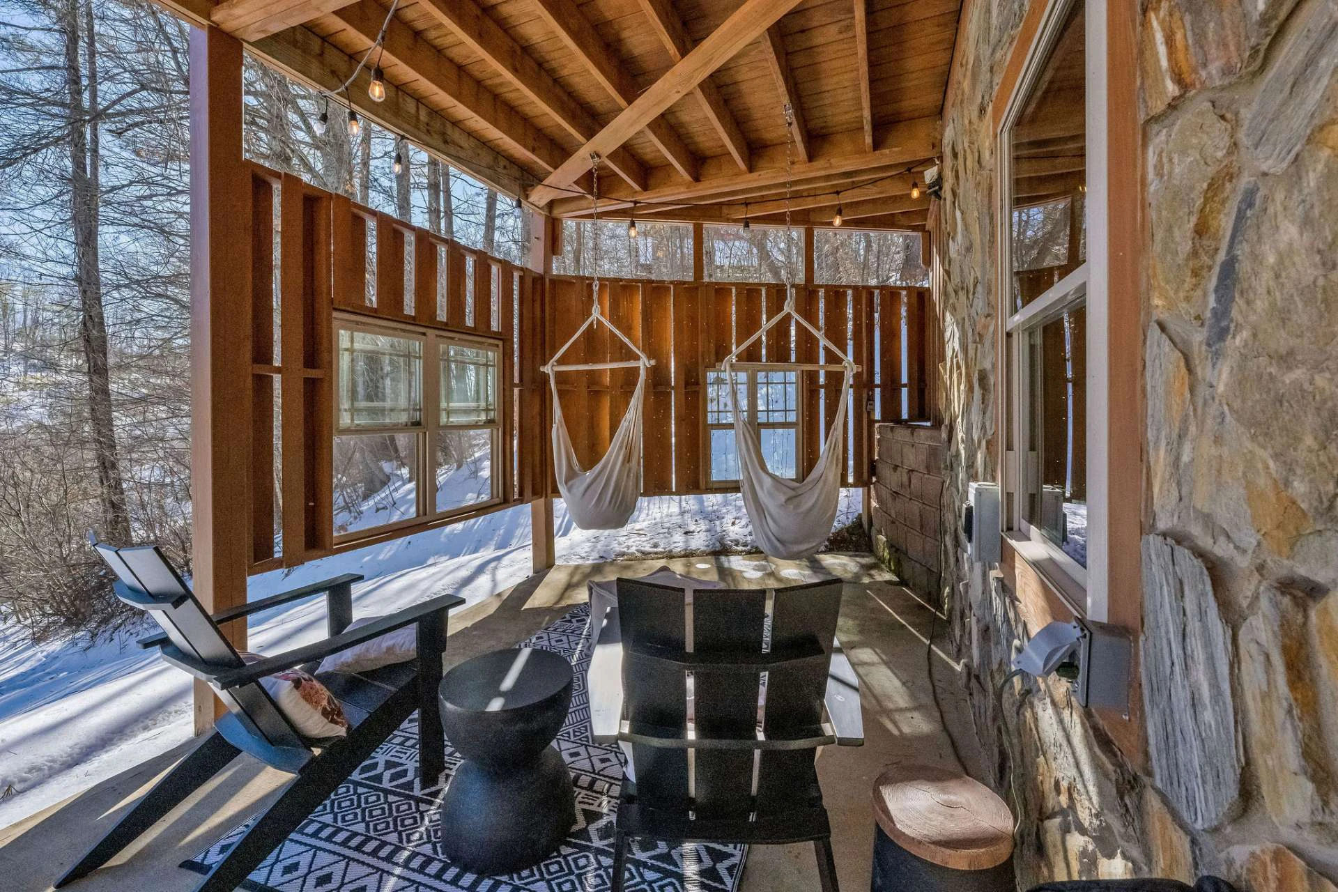 Image number 2 for the current listing