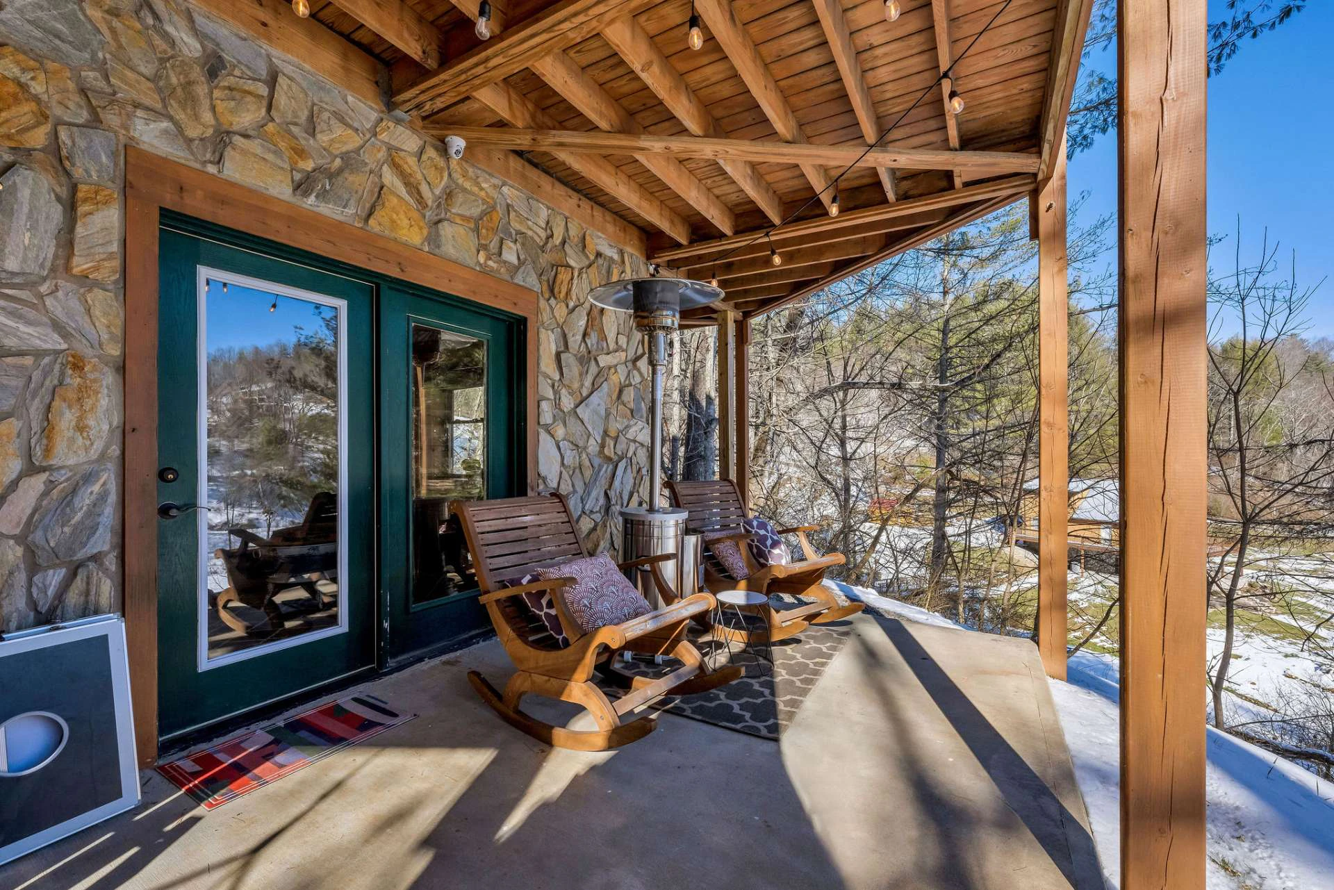 Image number 15 for the current listing