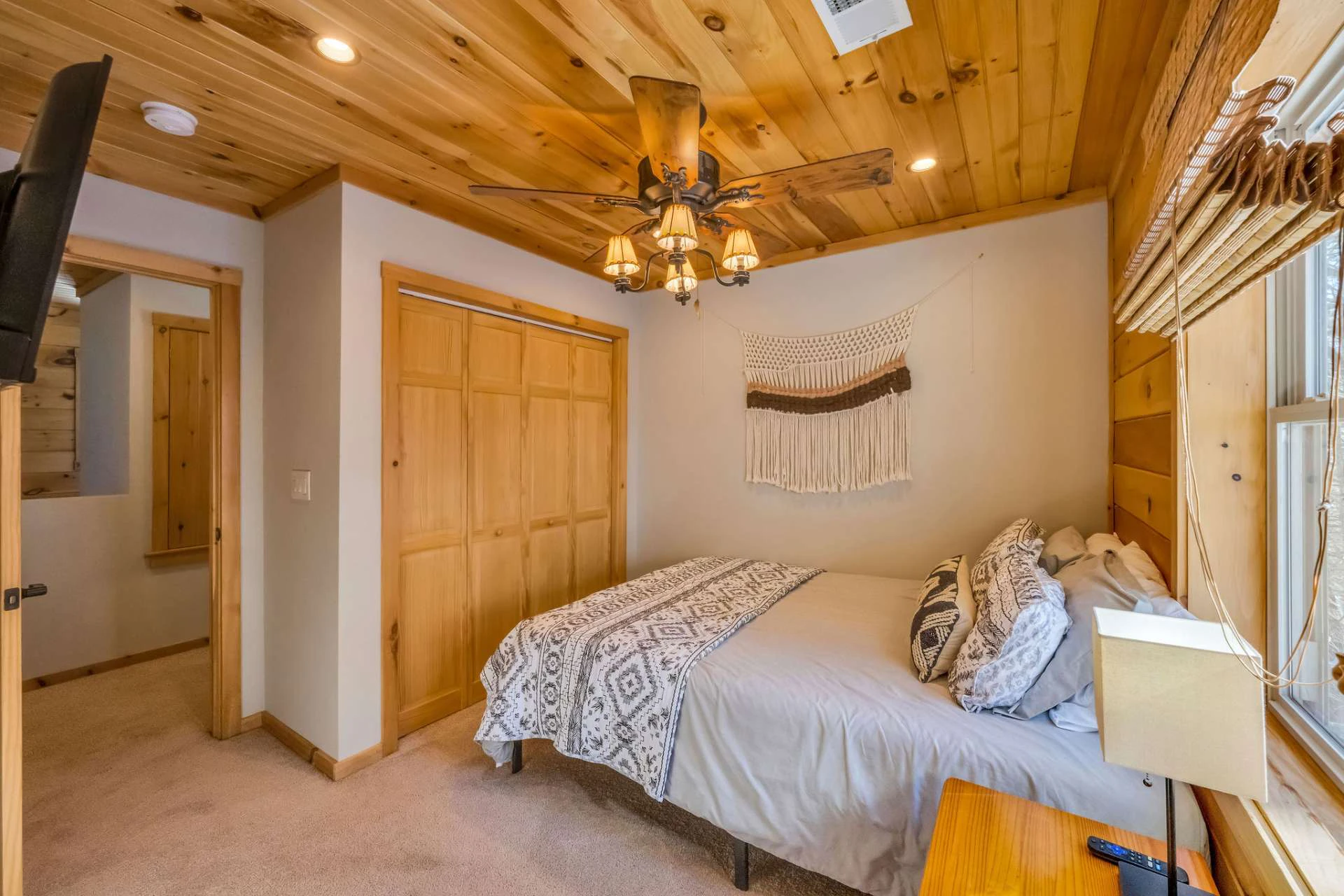 Image number 5 for the current listing