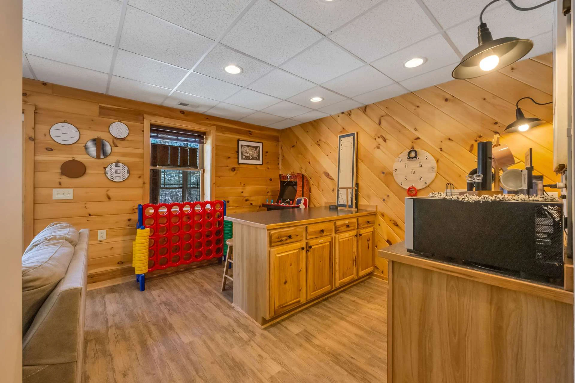 Image number 12 for the current listing