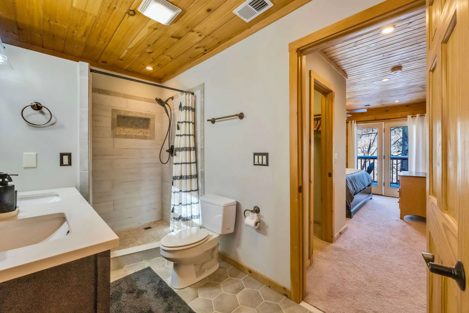 Image number 4 for the current listing