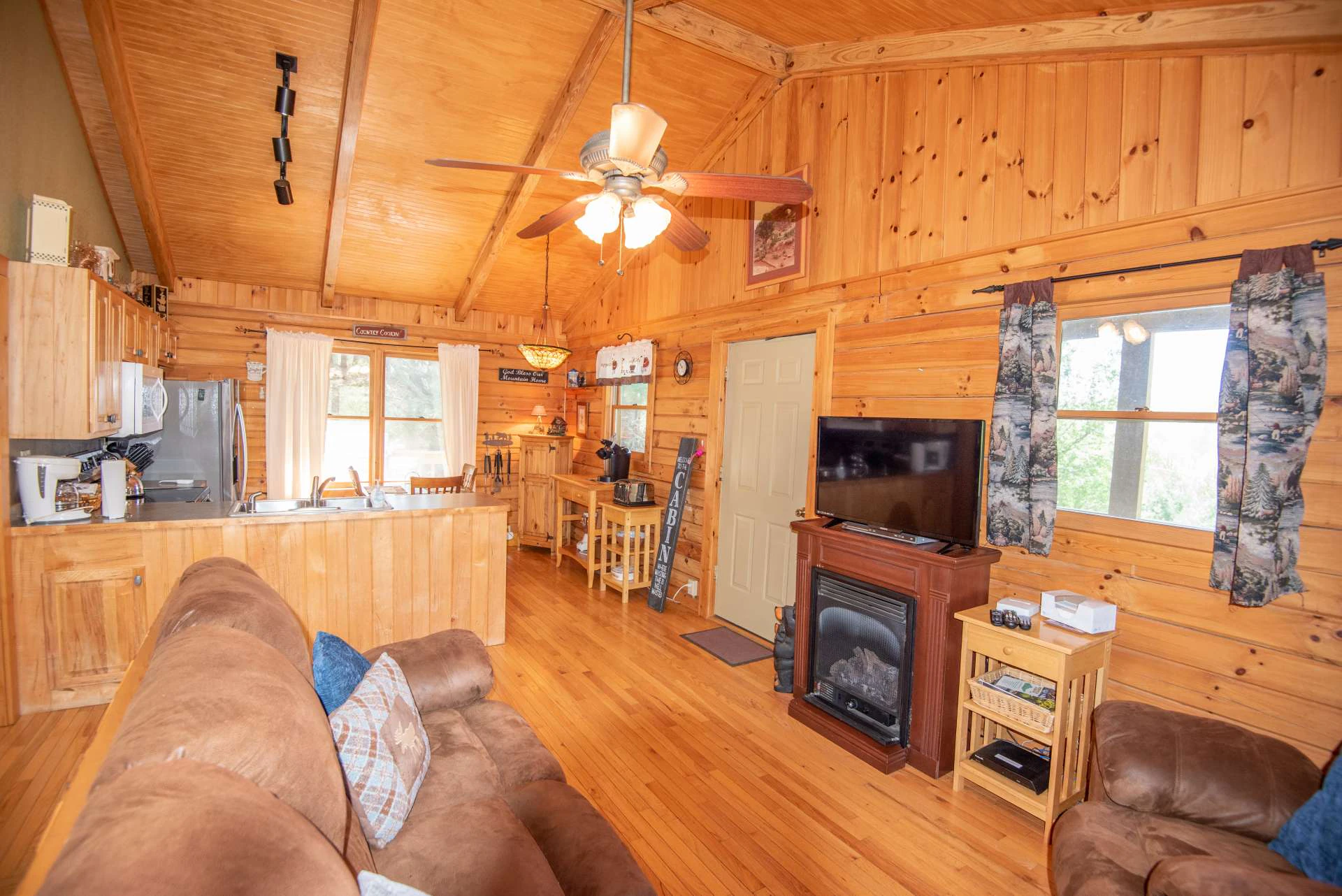 Image number 20 for the current listing