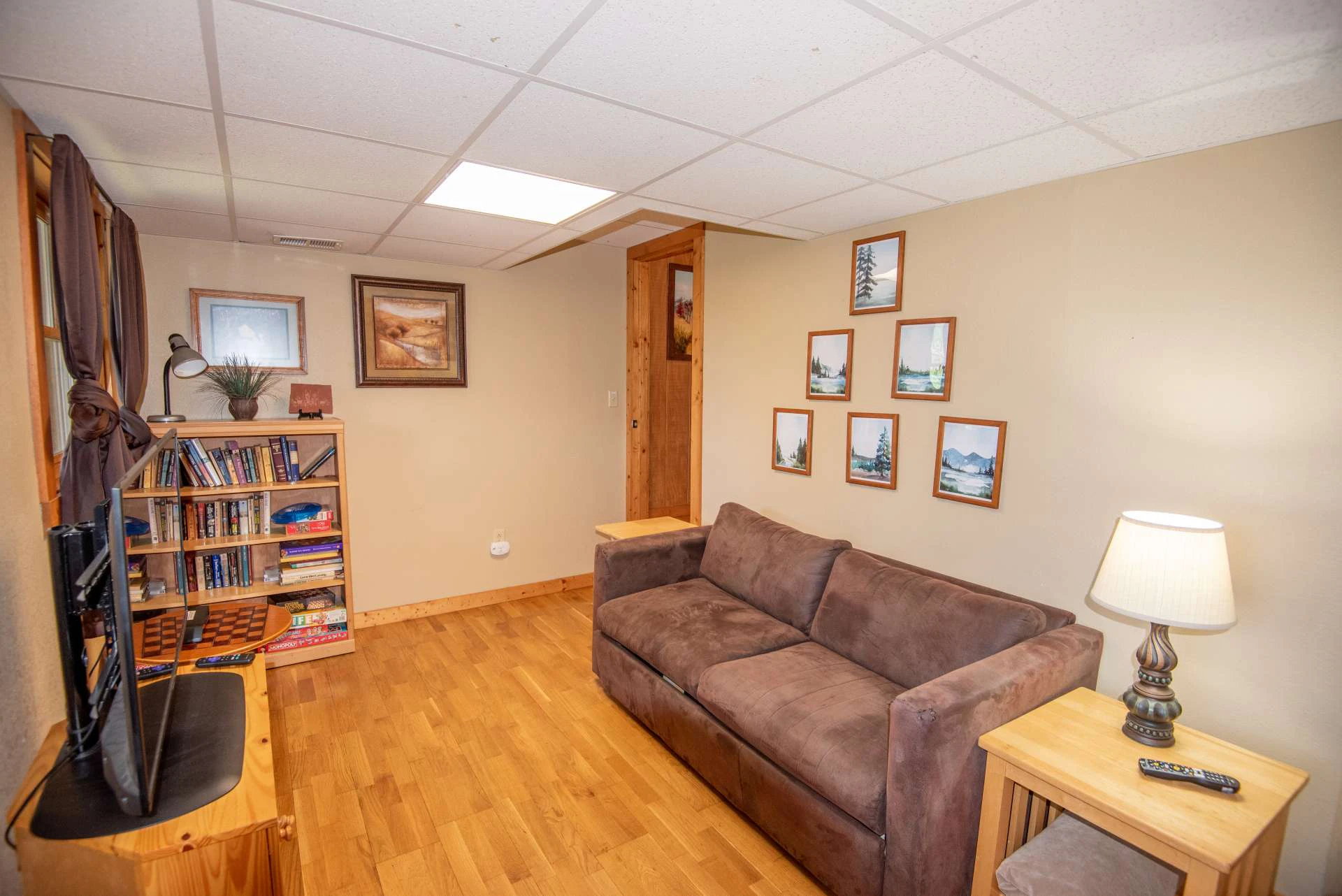 Image number 7 for the current listing