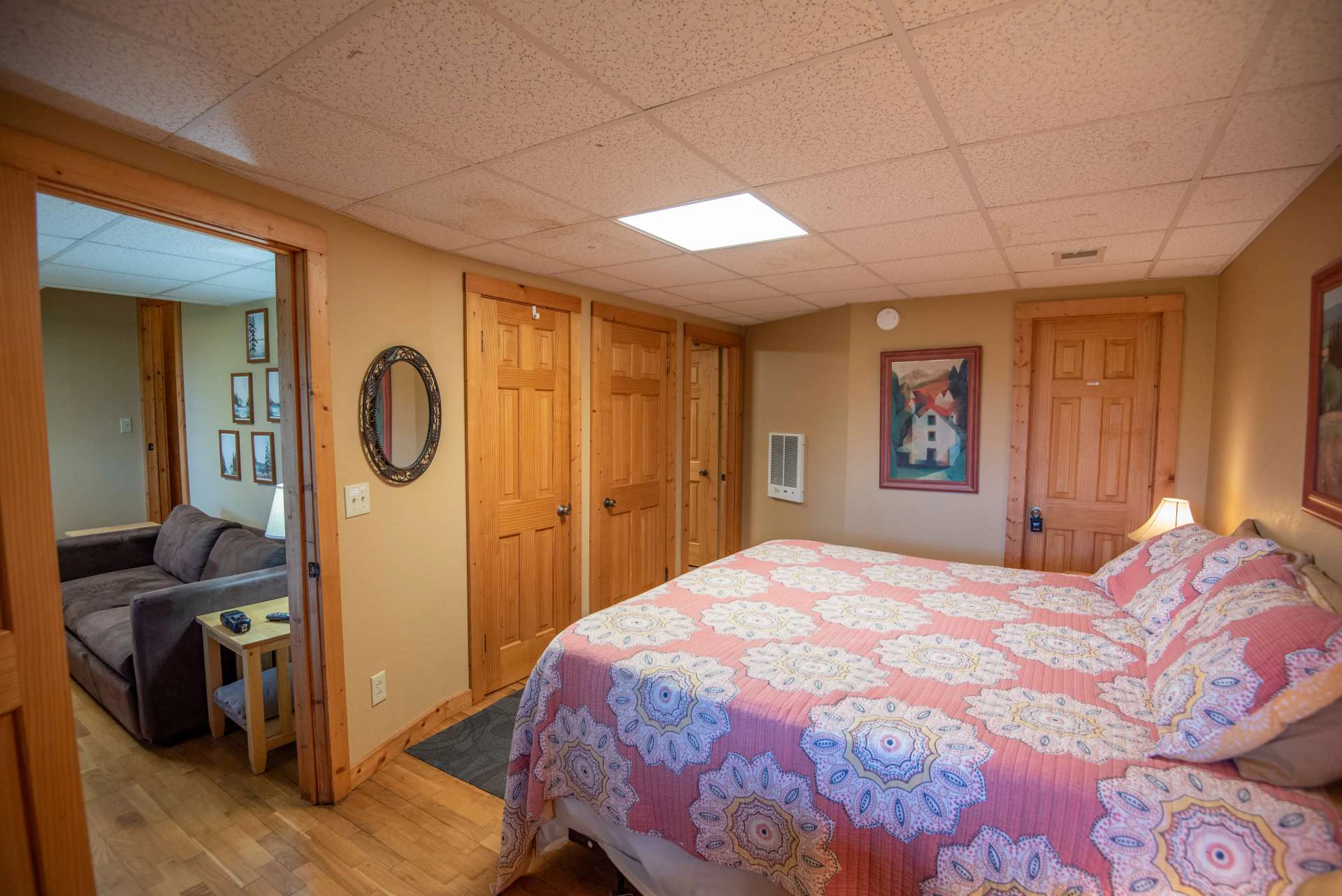 Image number 5 for the current listing