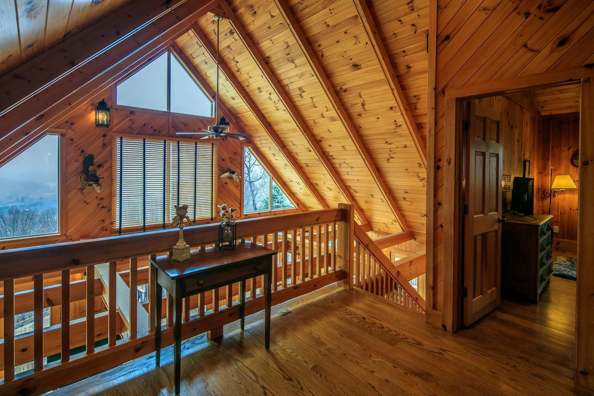 Image number 2 for the current listing
