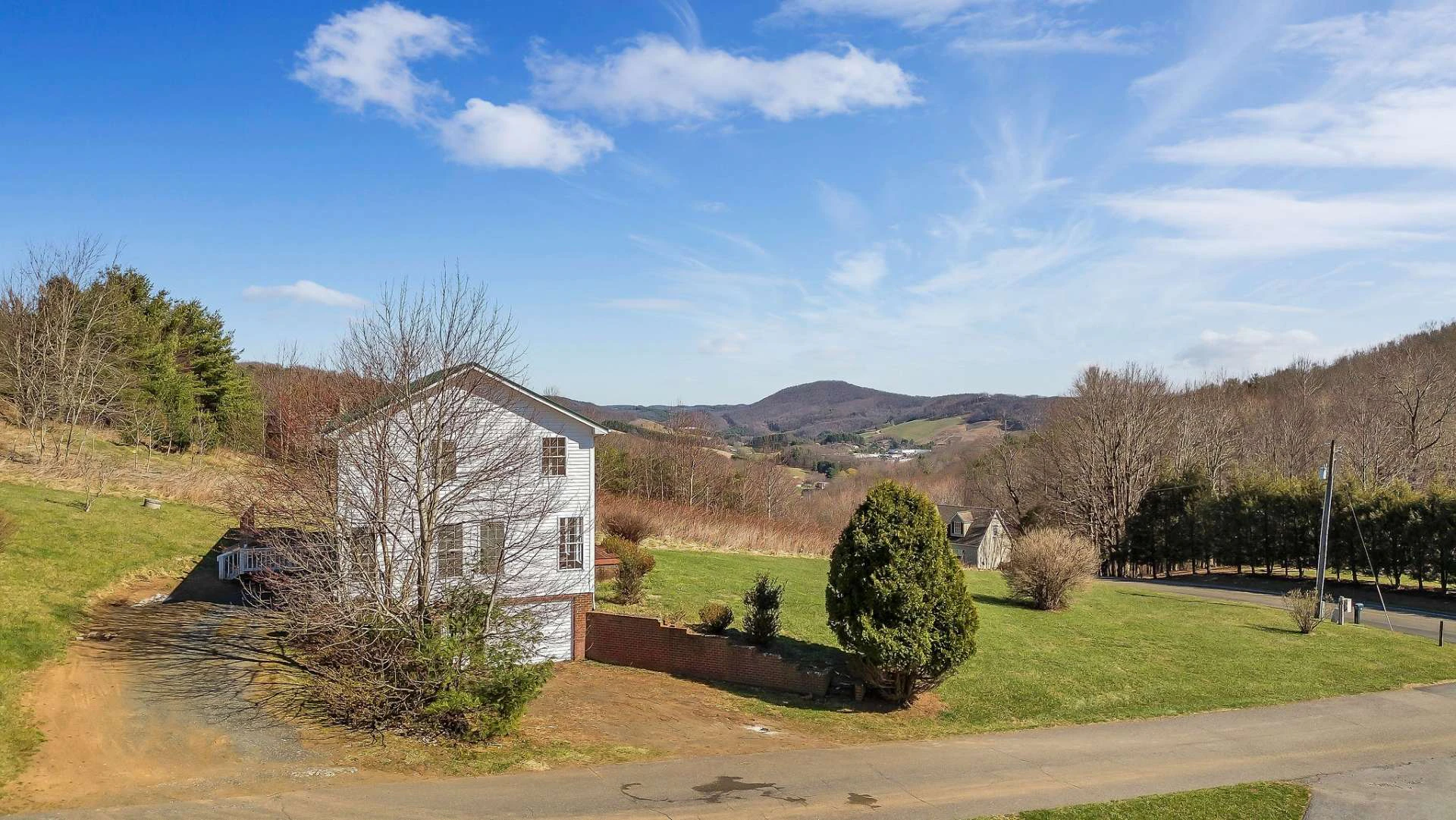 Image number 17 for the current listing