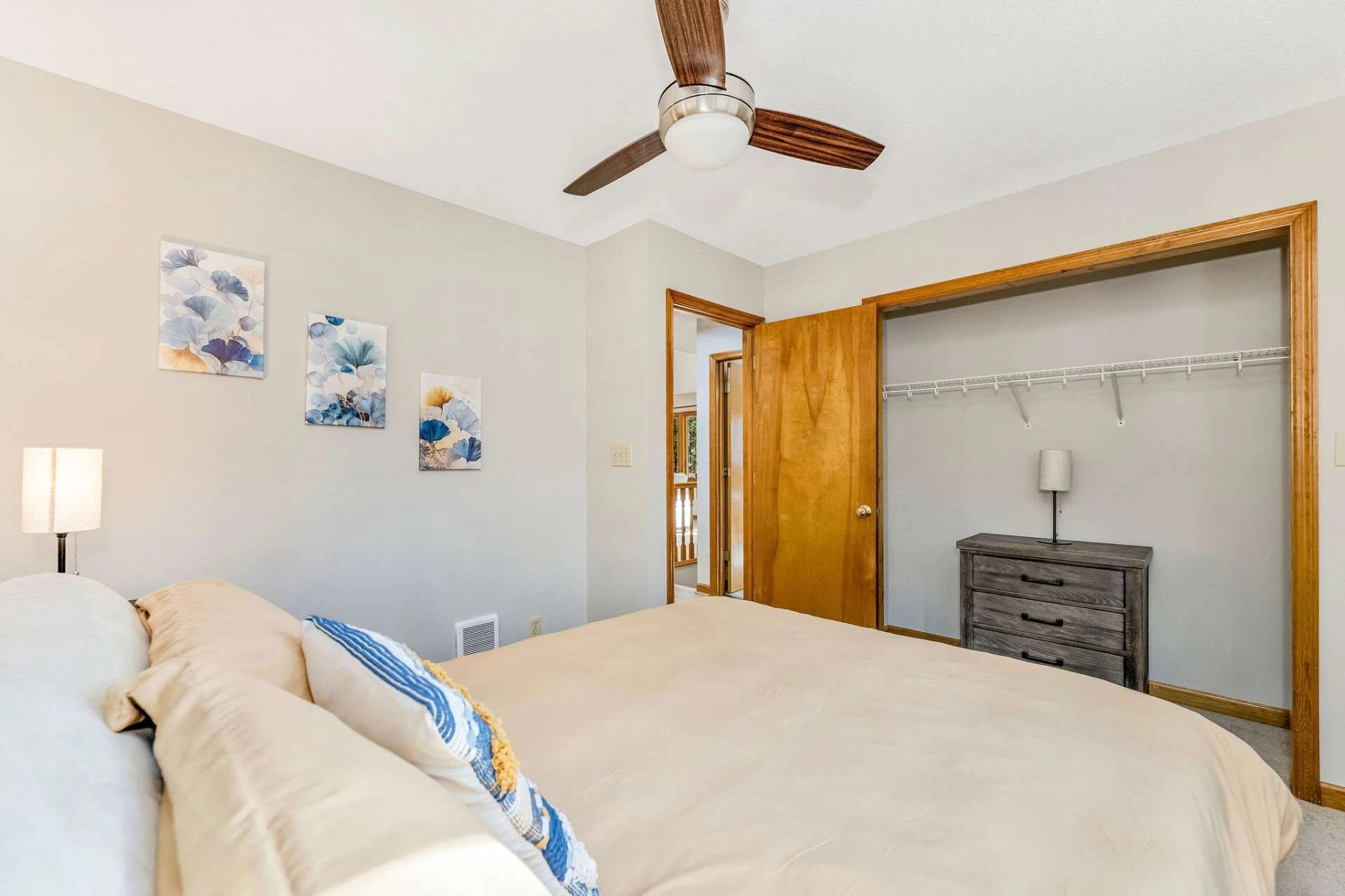 Image number 7 for the current listing