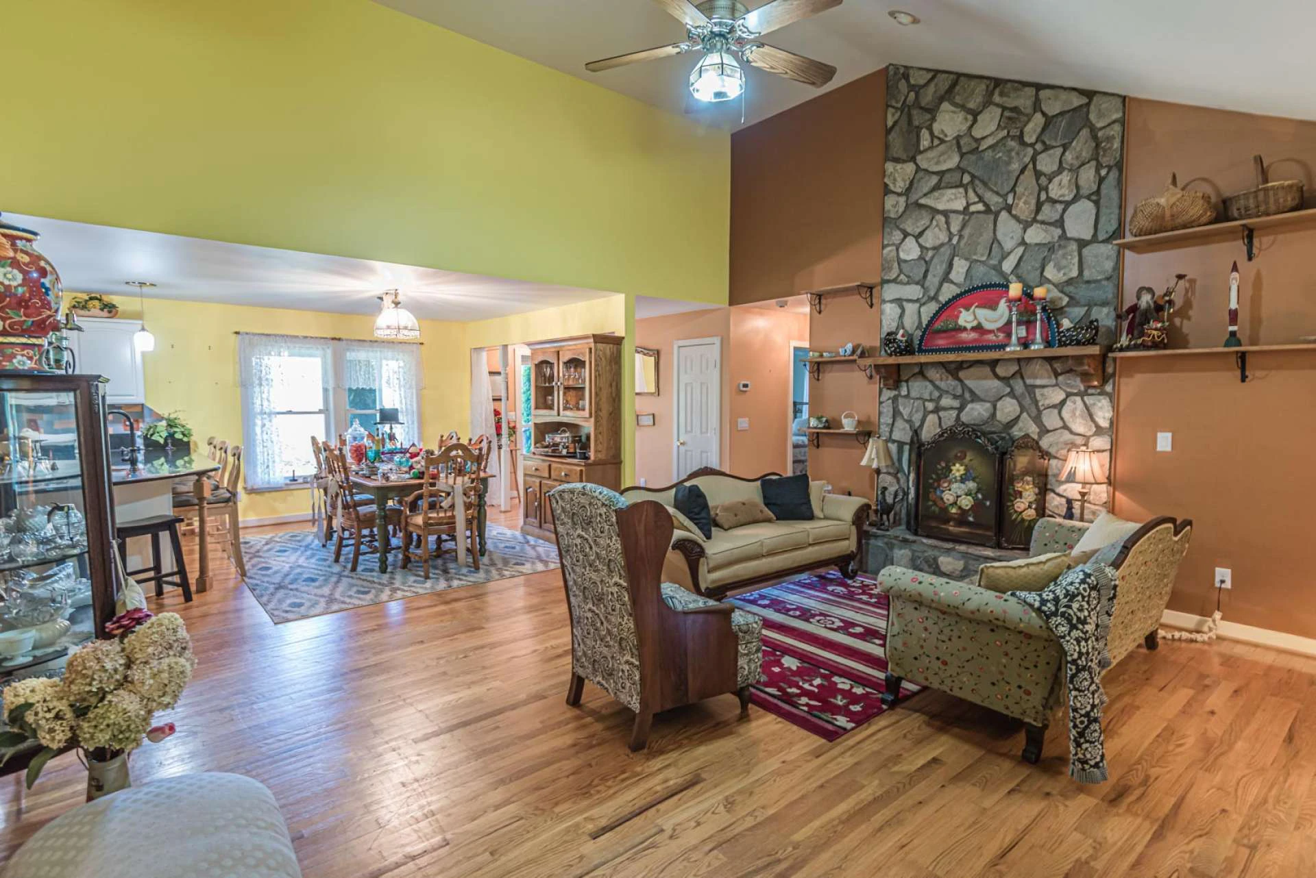 Image number 21 for the current listing