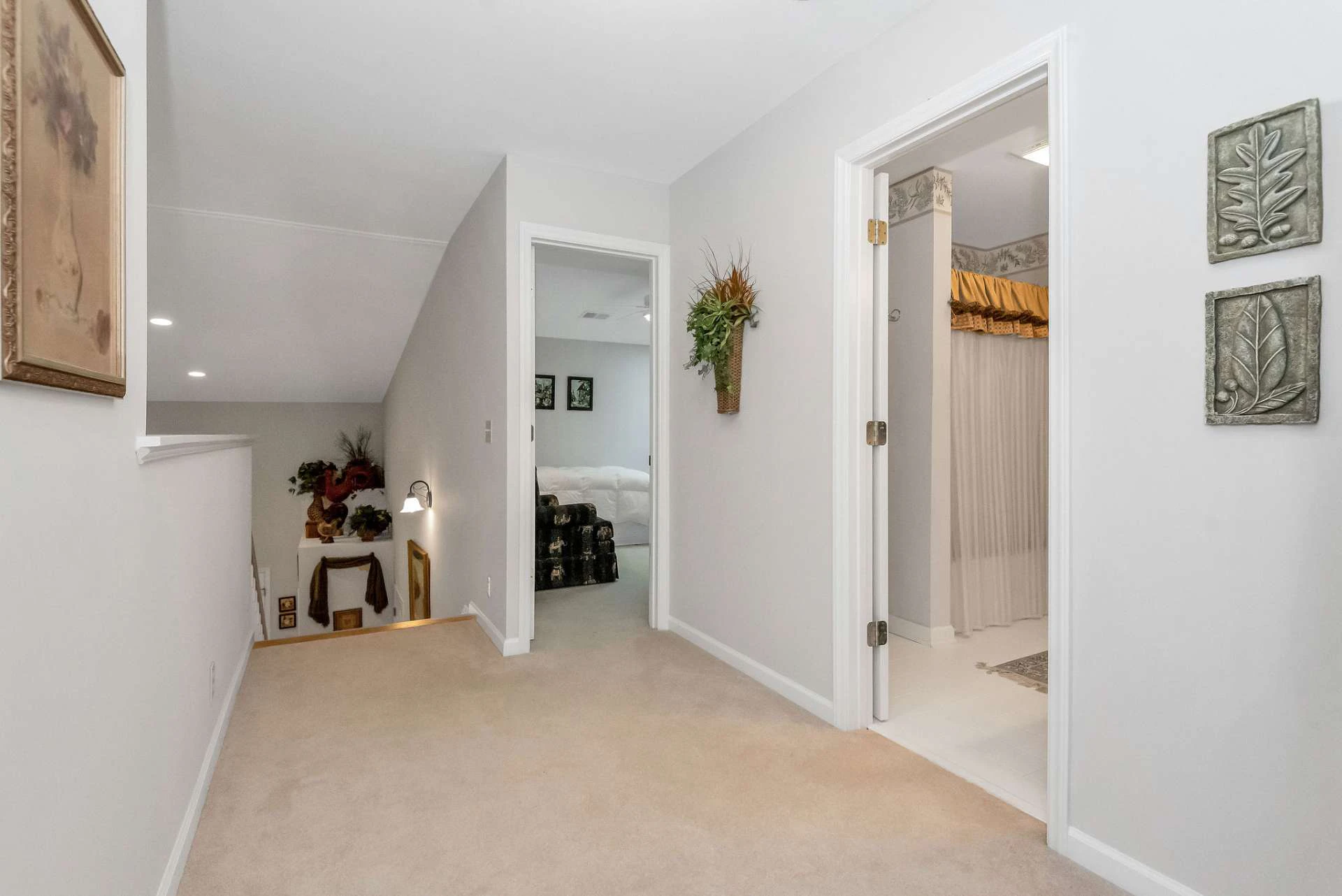 Image number 11 for the current listing
