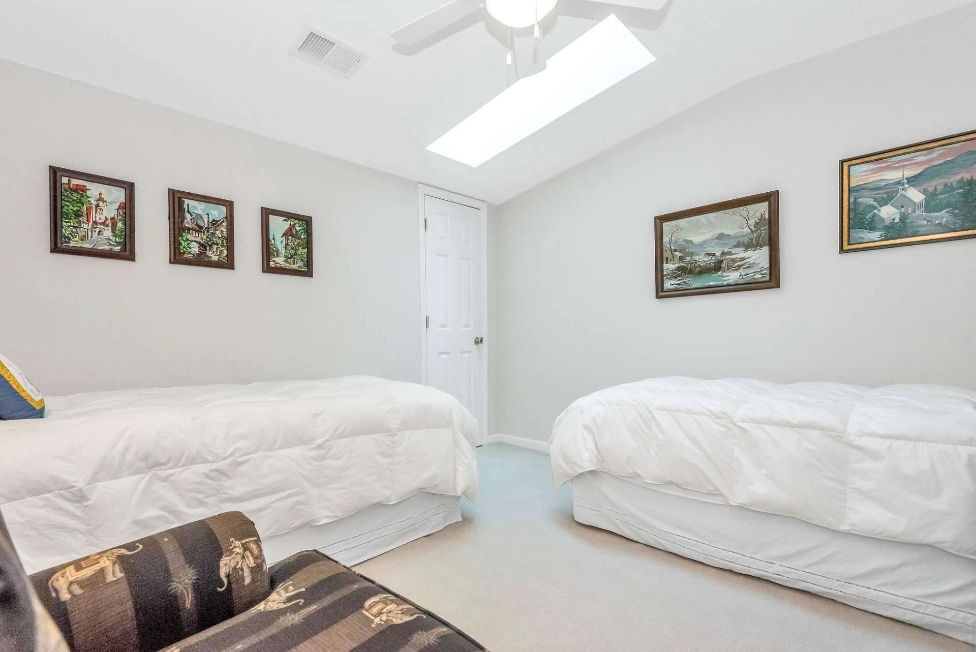 Image number 2 for the current listing