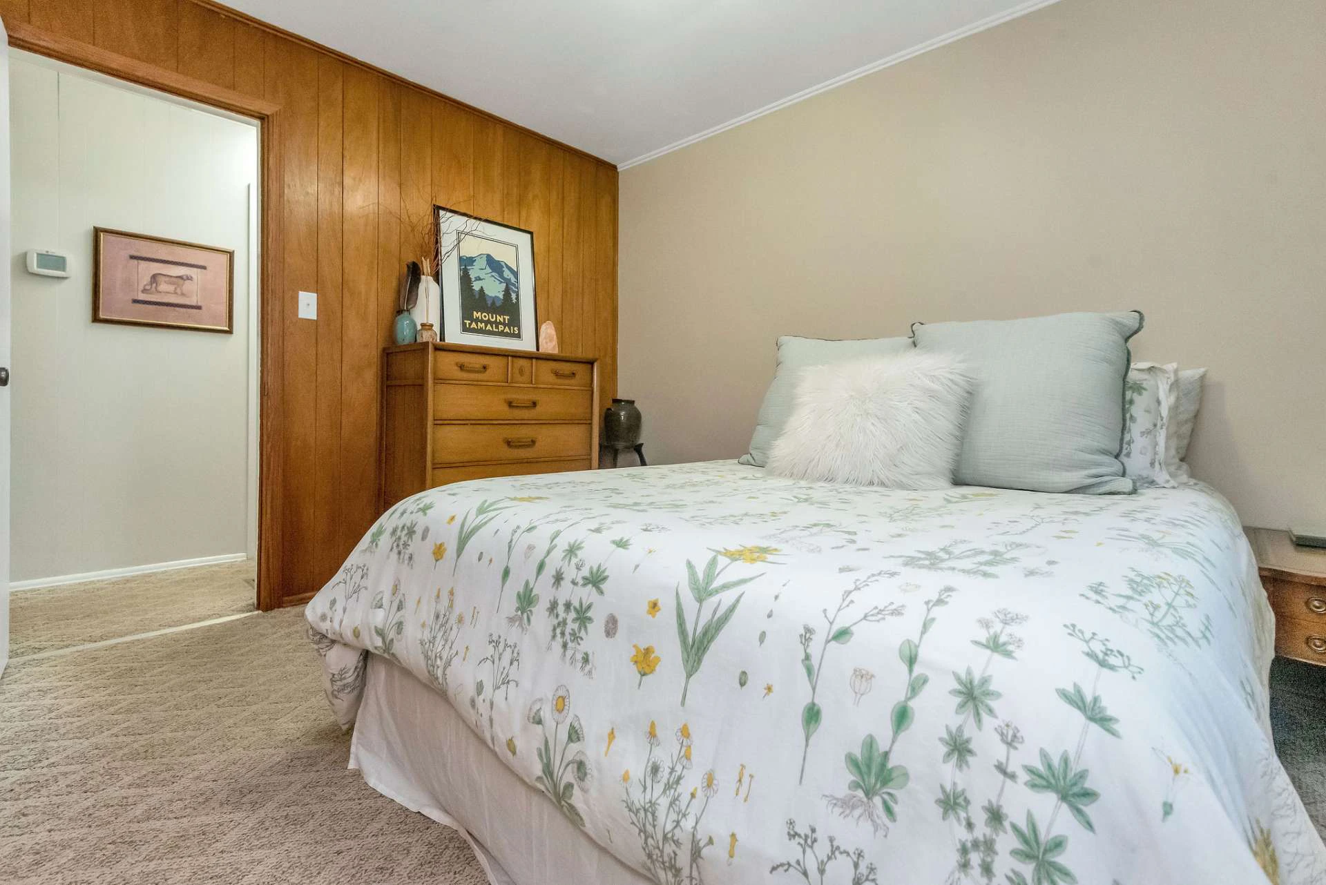 Image number 5 for the current listing