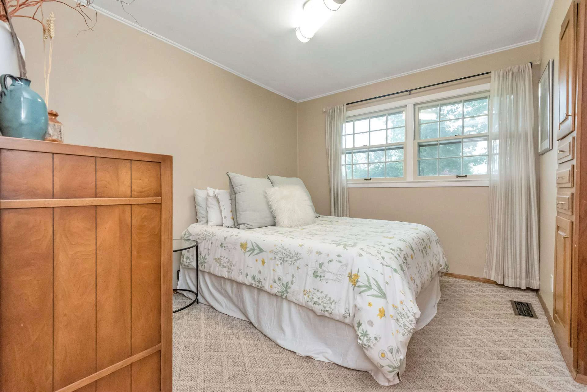 Image number 6 for the current listing