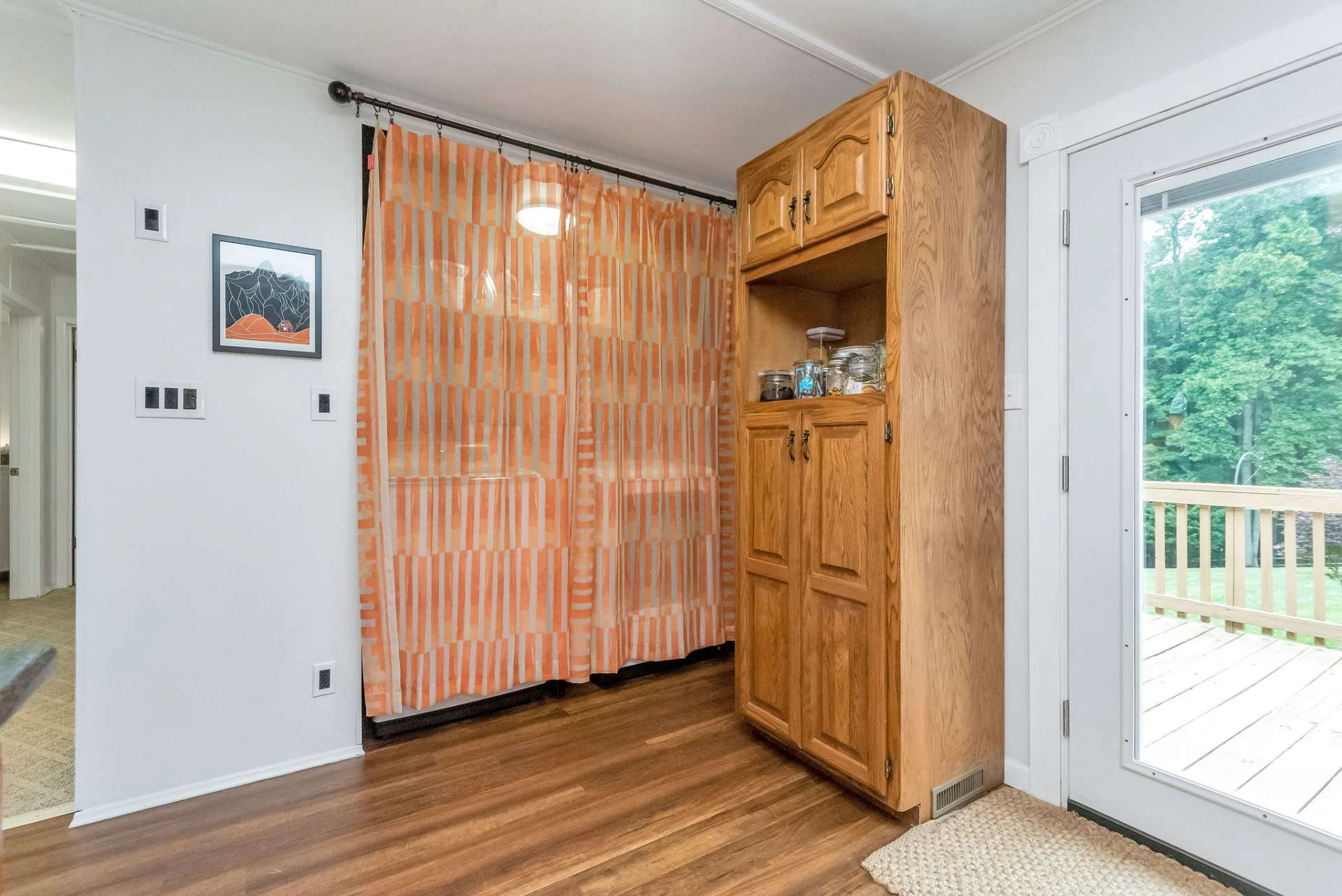 Image number 4 for the current listing