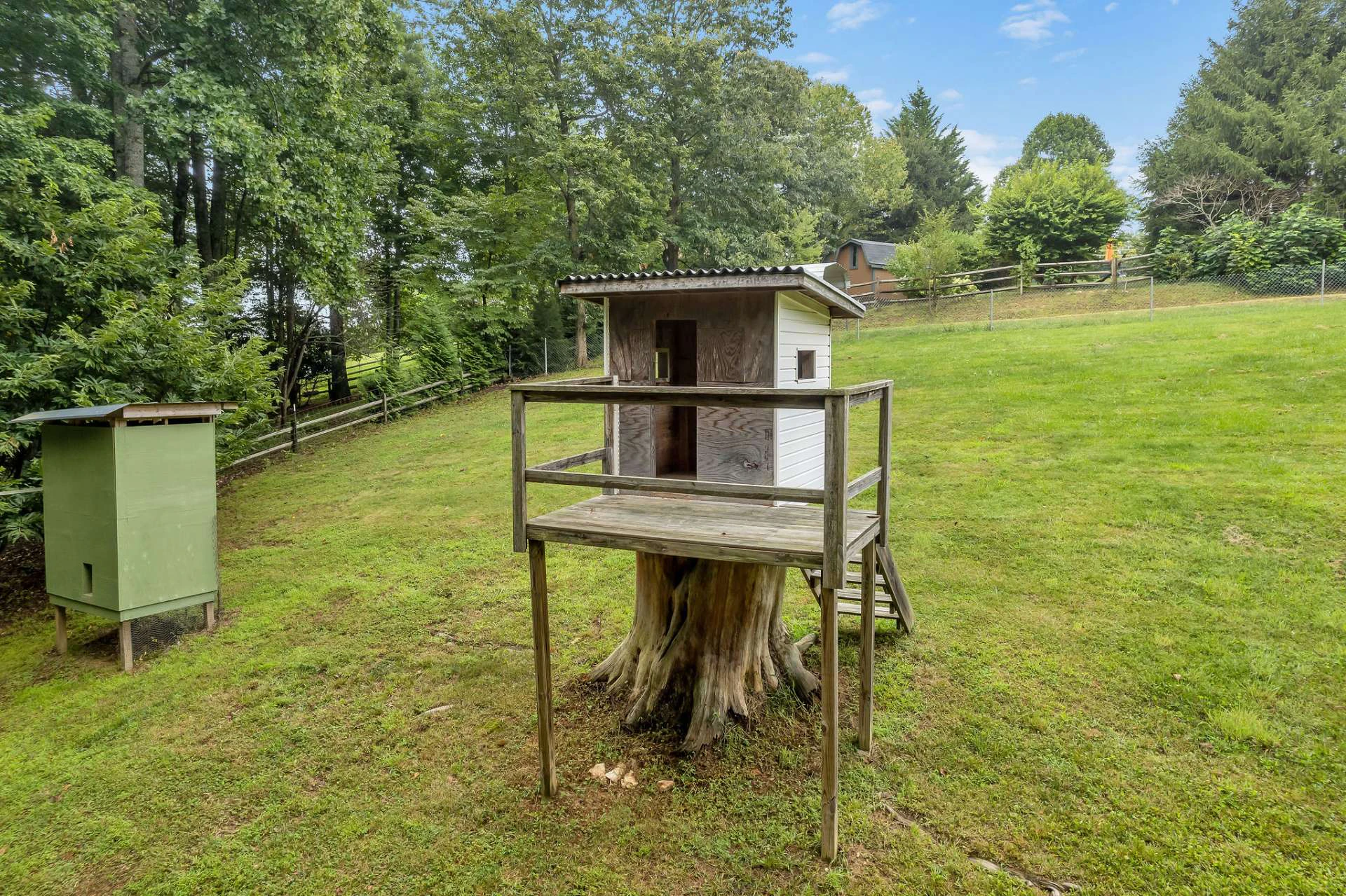 Image number 18 for the current listing