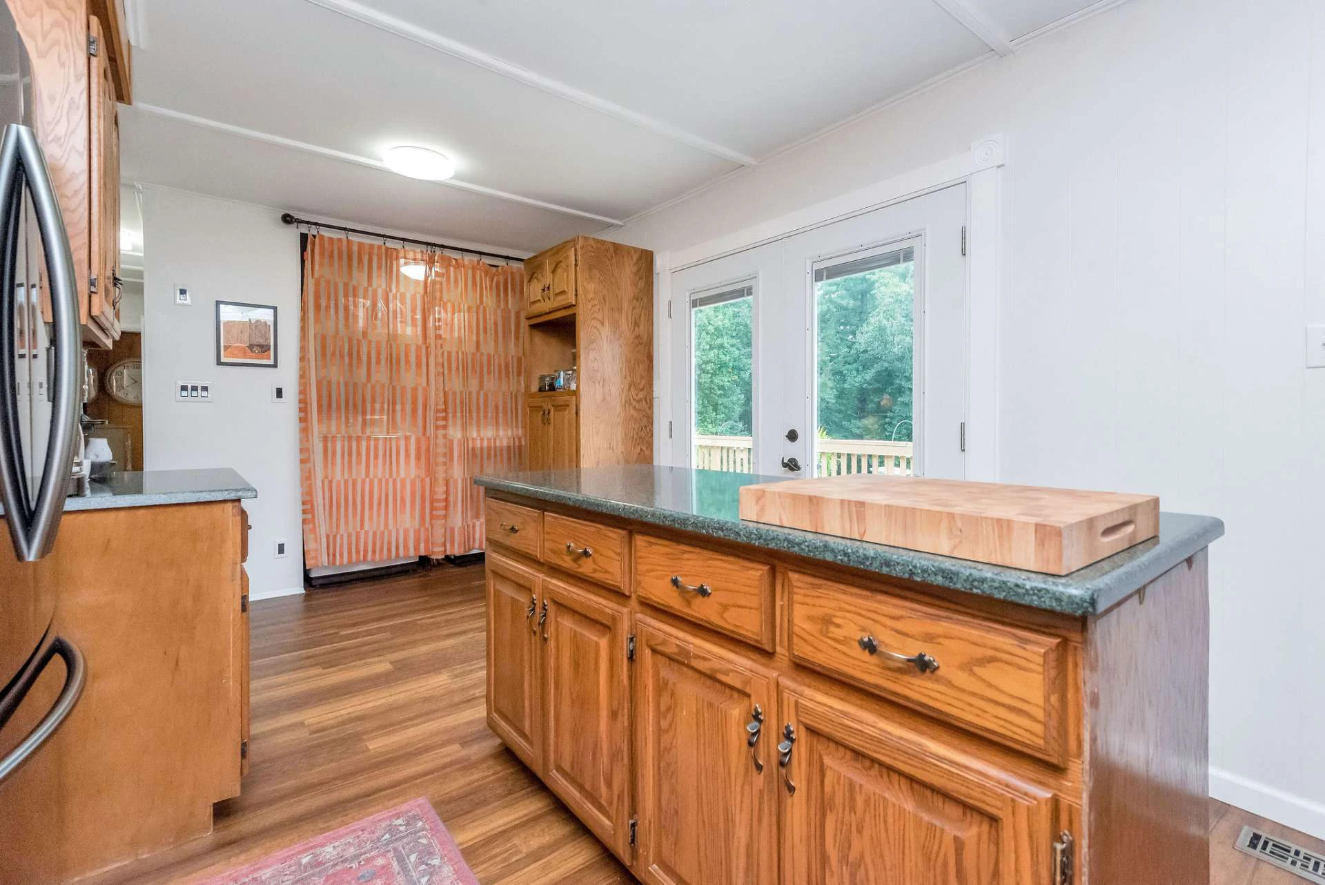 Image number 12 for the current listing