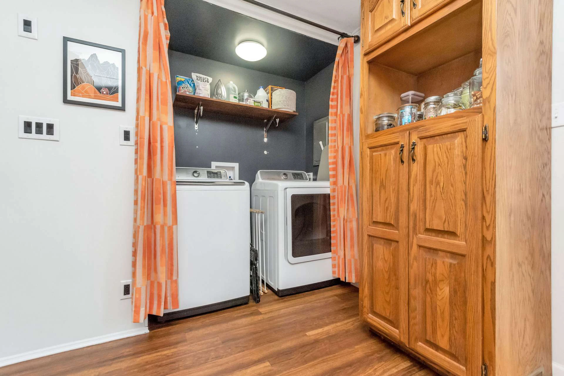 Image number 3 for the current listing