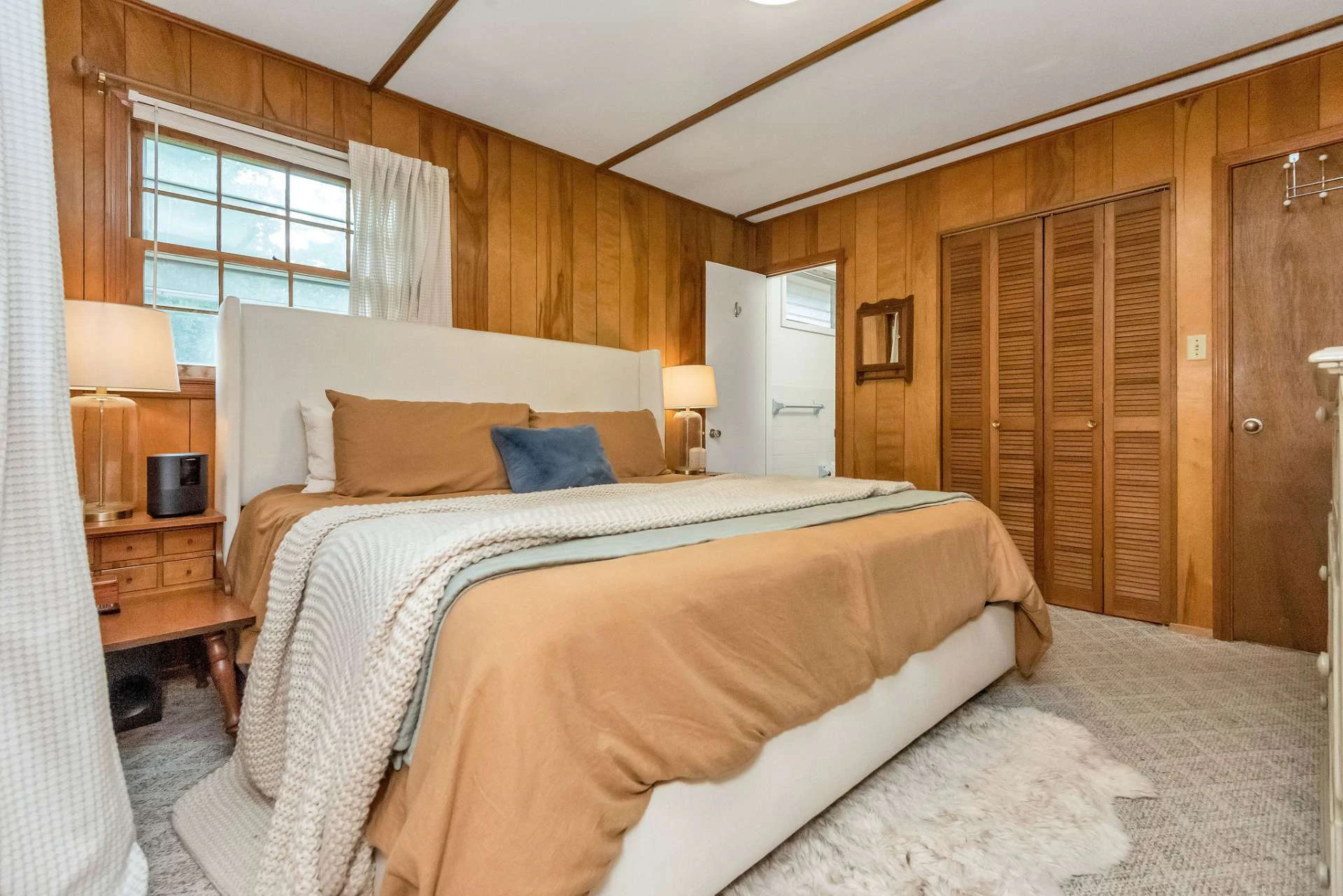 Image number 2 for the current listing