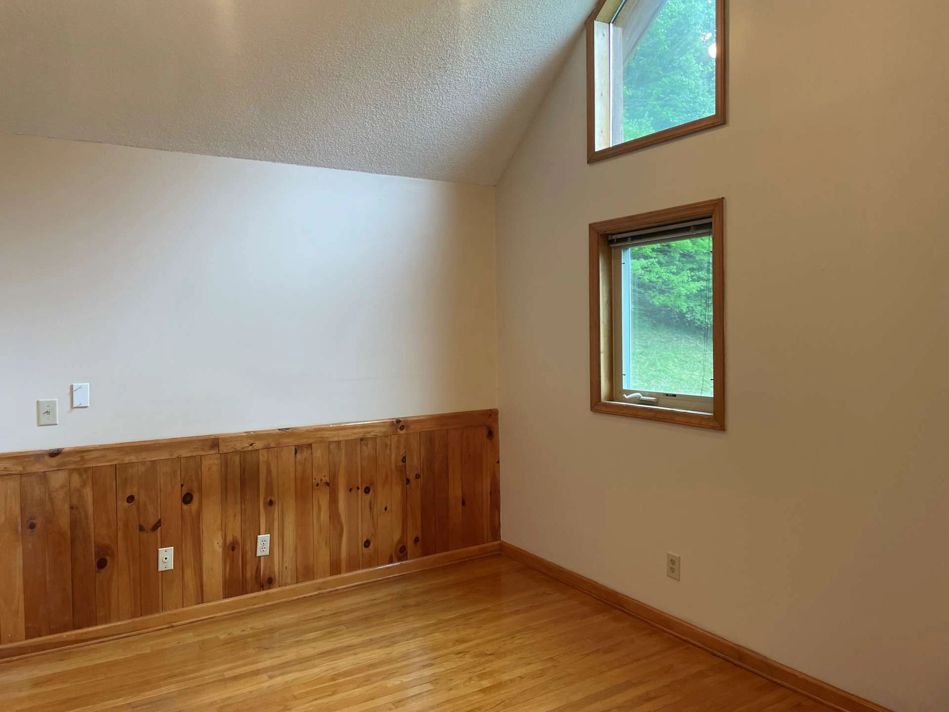 Image number 9 for the current listing