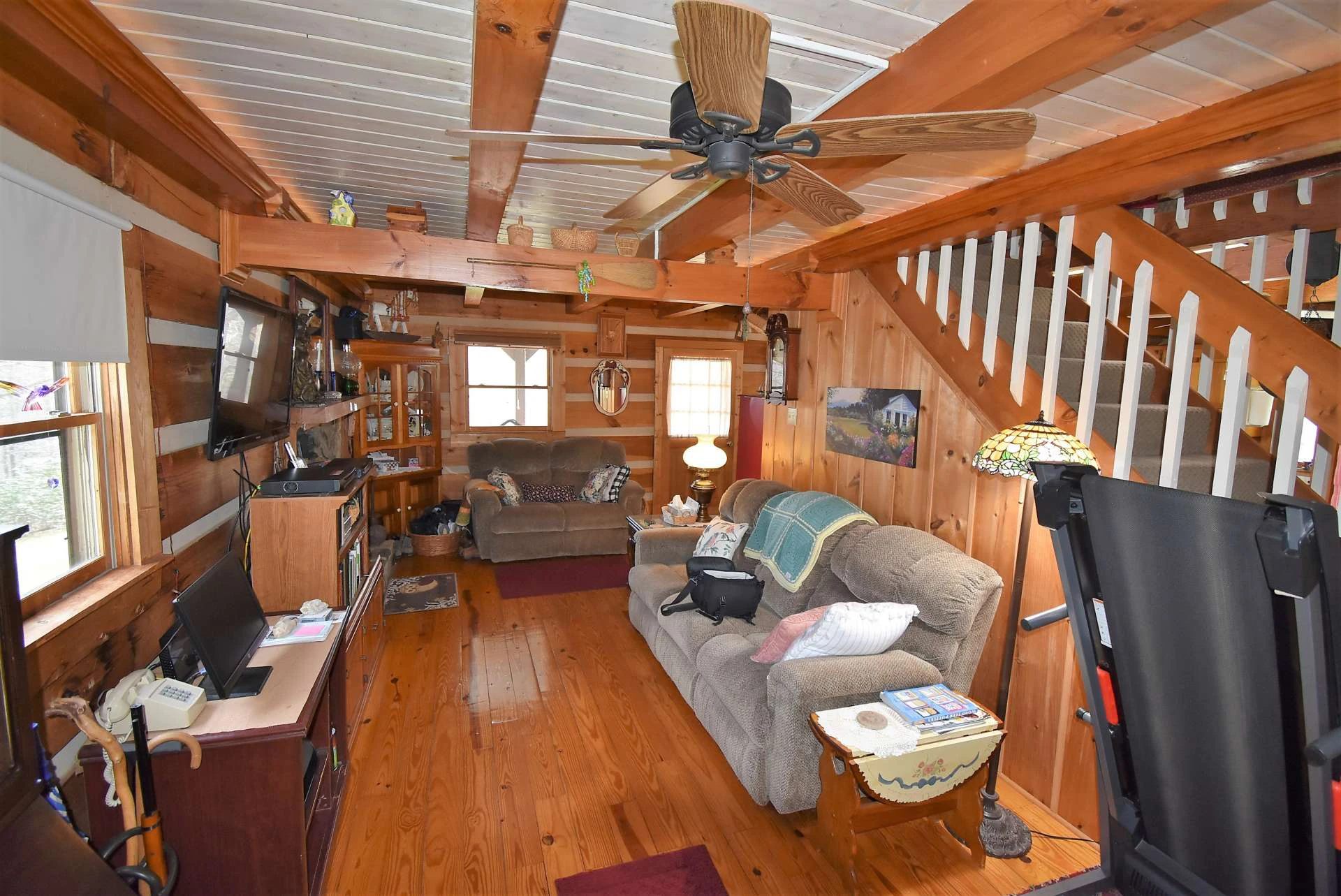 Image number 15 for the current listing