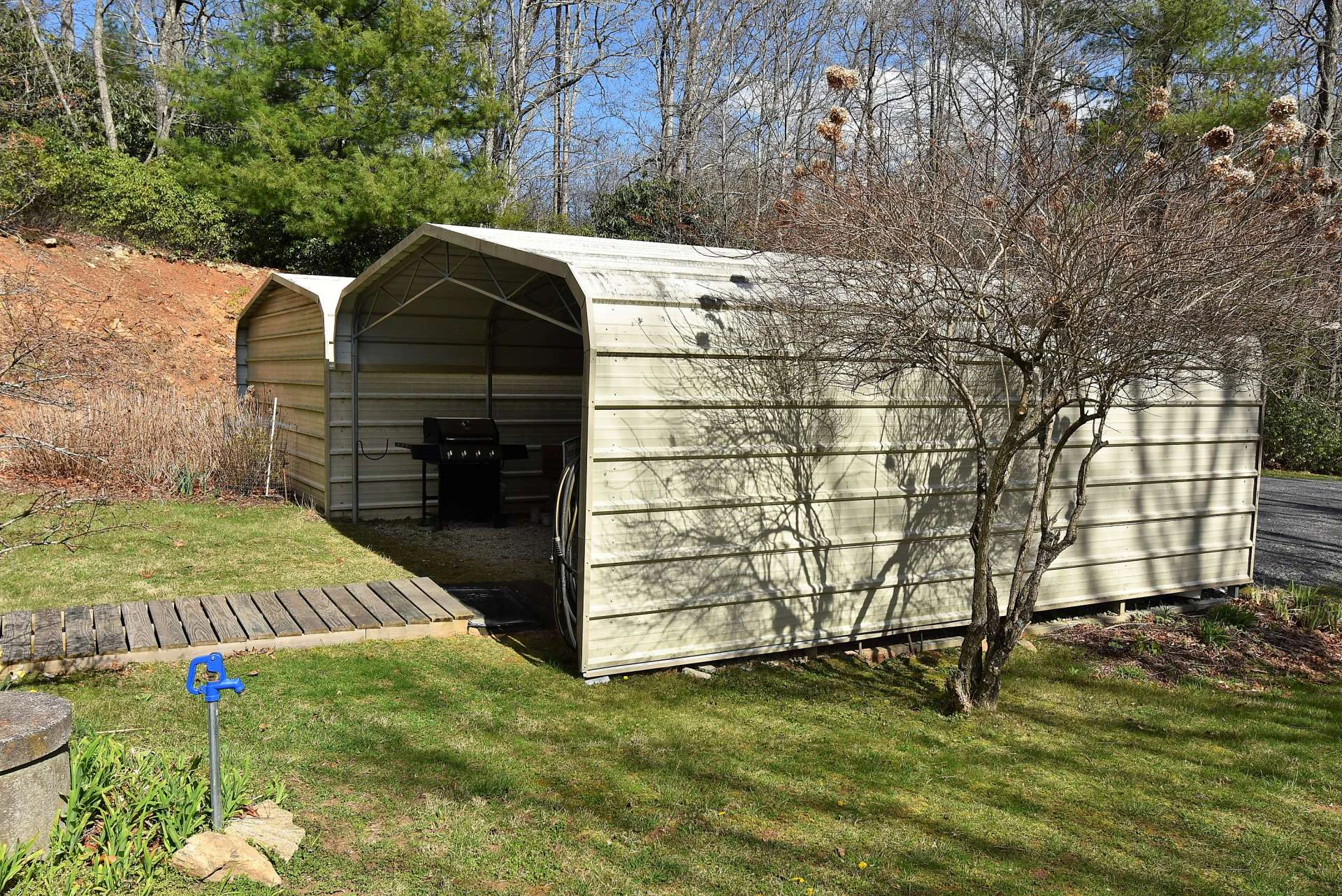 Image number 9 for the current listing