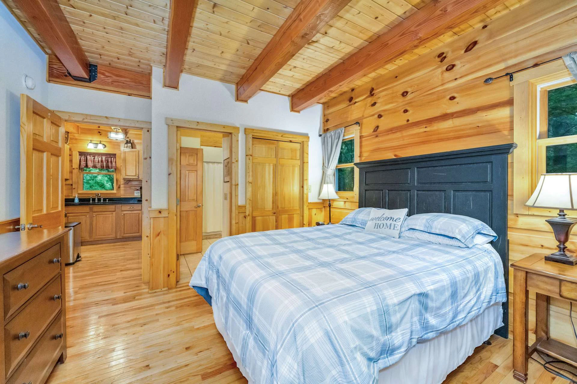 Image number 11 for the current listing