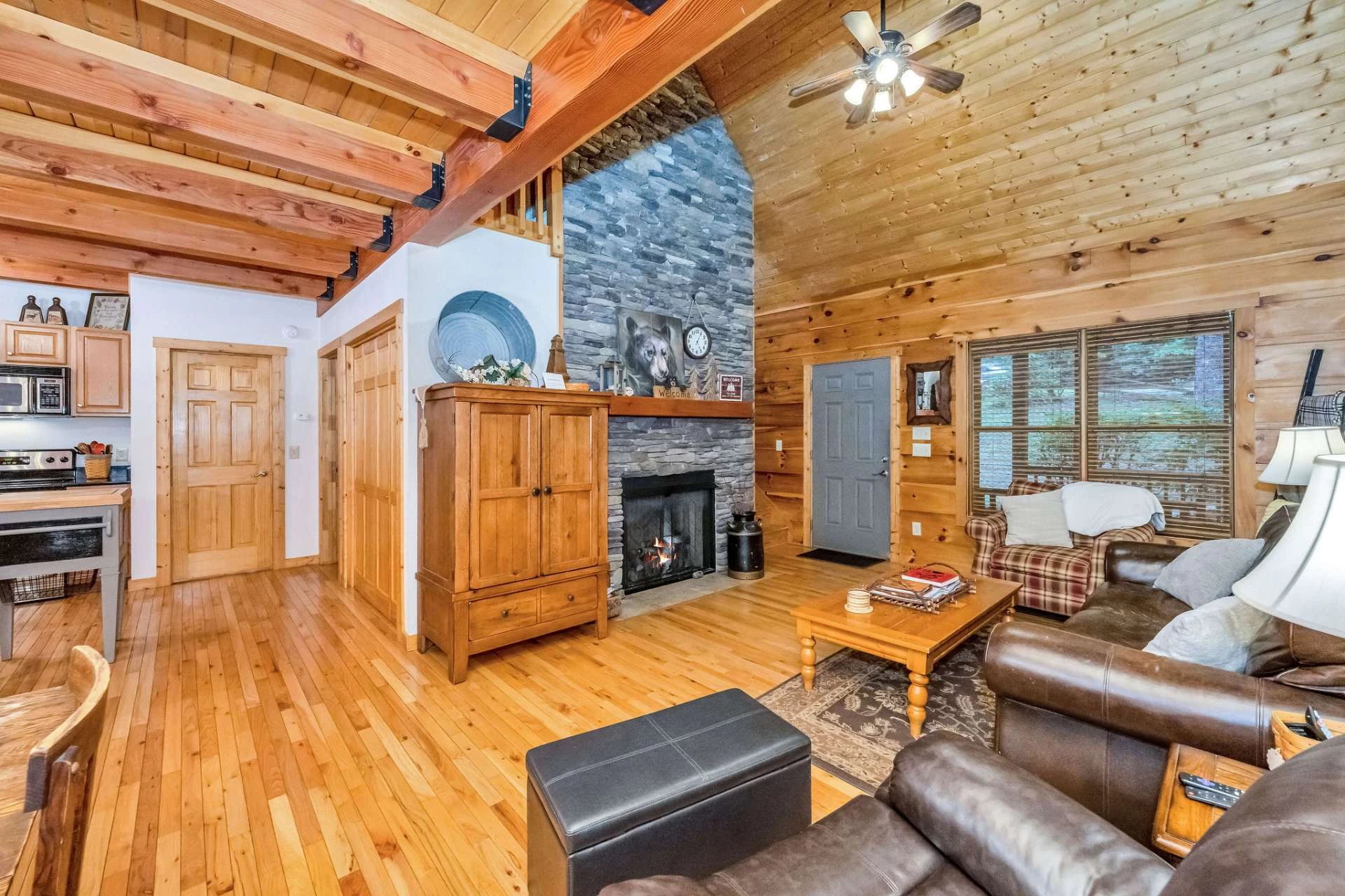 Image number 21 for the current listing