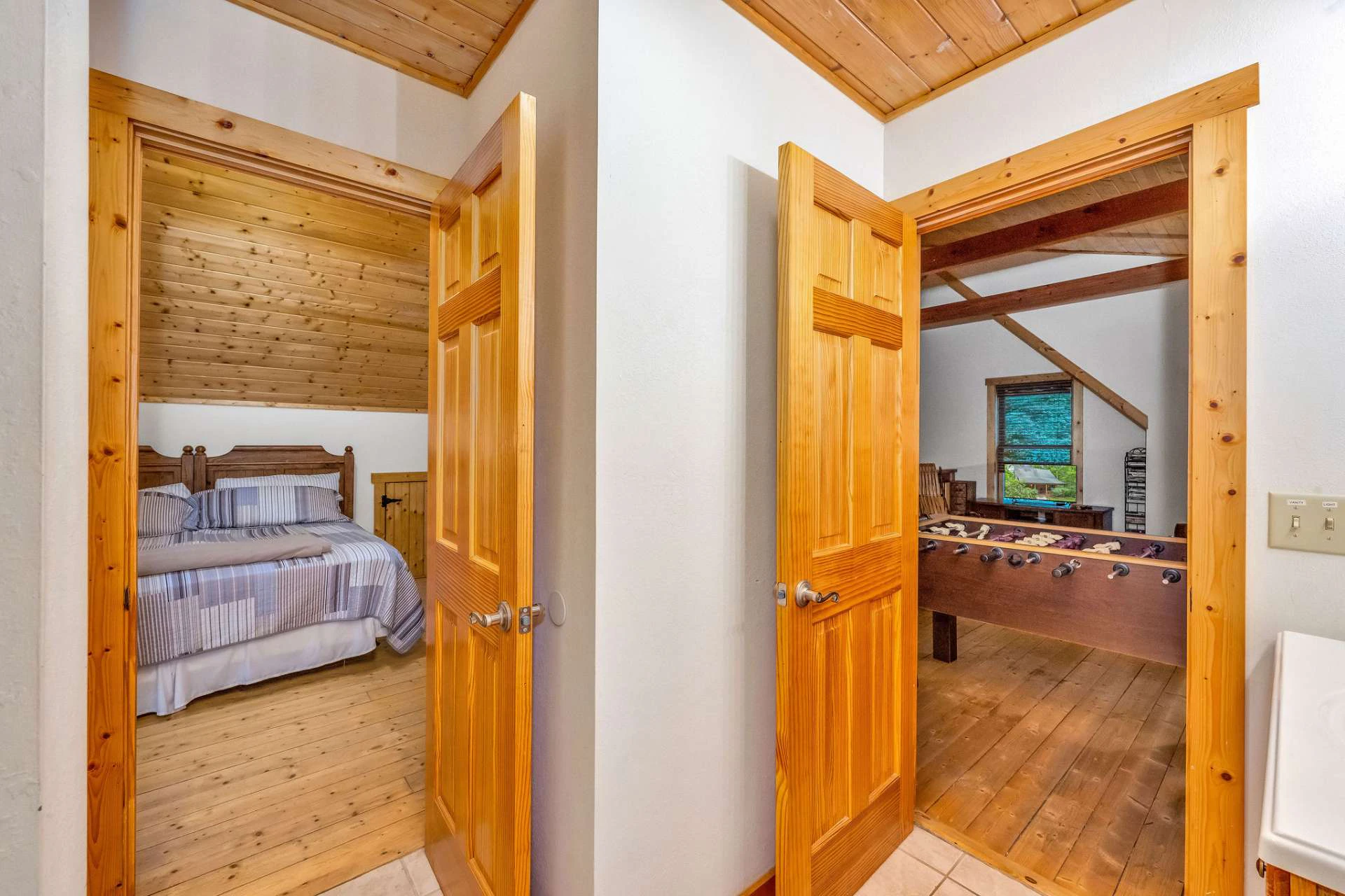 Image number 12 for the current listing