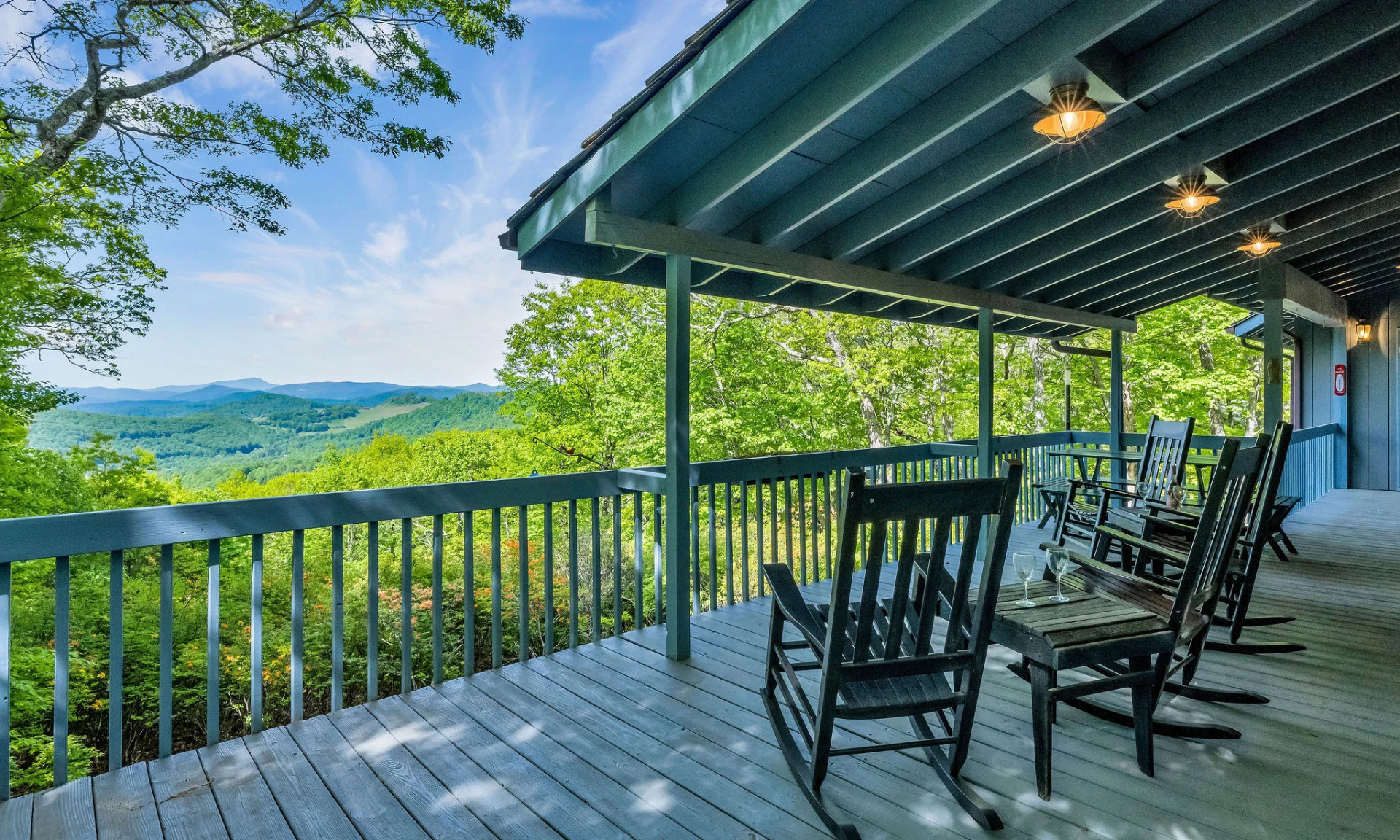 Image number 1 for the current listing