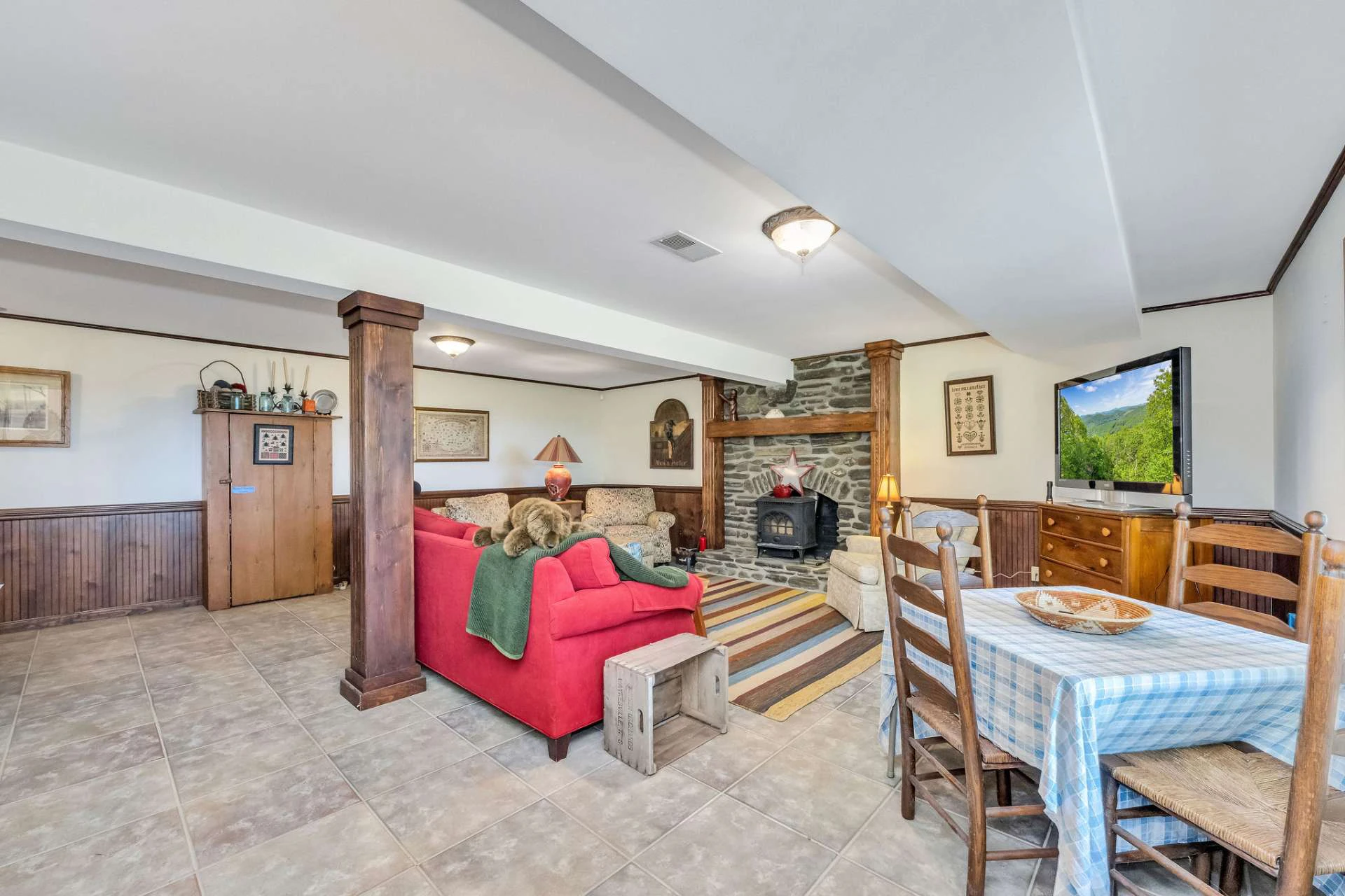 Image number 2 for the current listing
