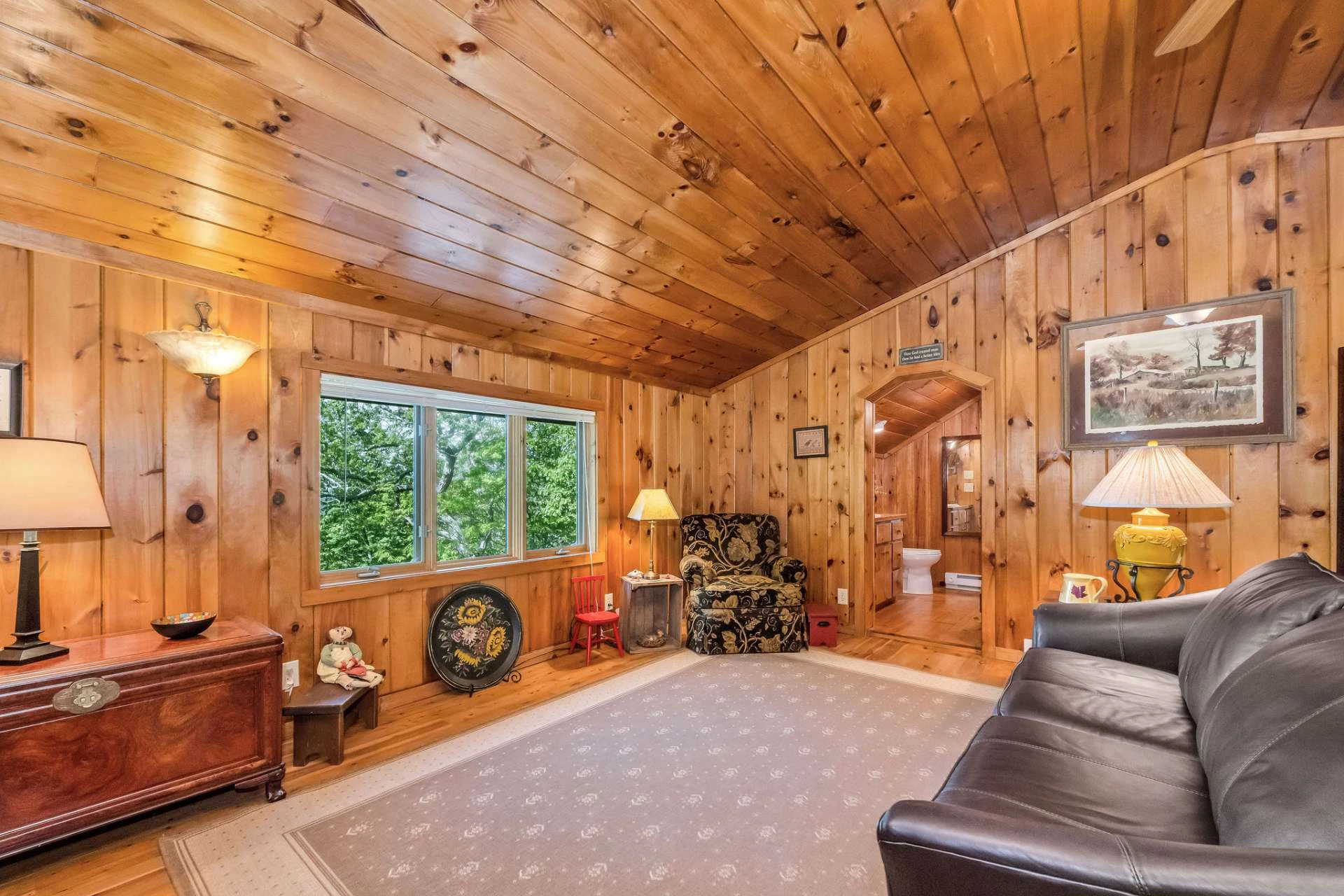 Image number 4 for the current listing